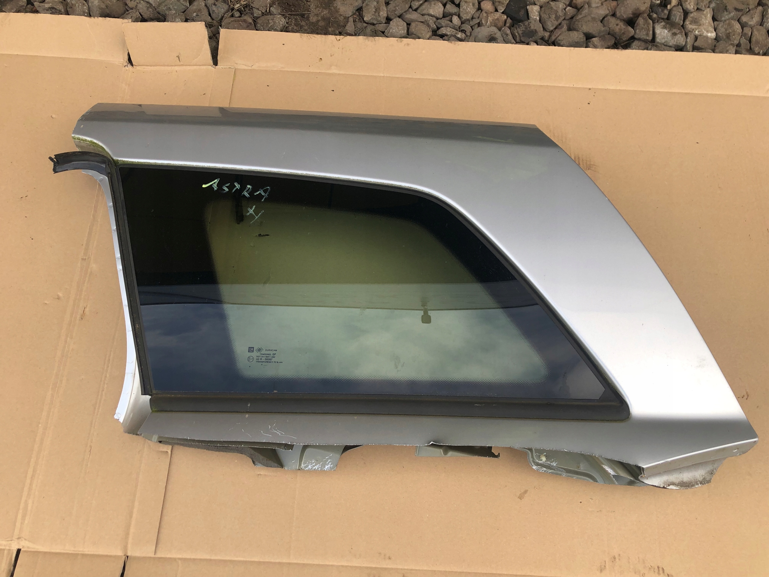 ЗАДНЄ ЛІВЕ СКЛО OPEL ASTRA III H KOMB