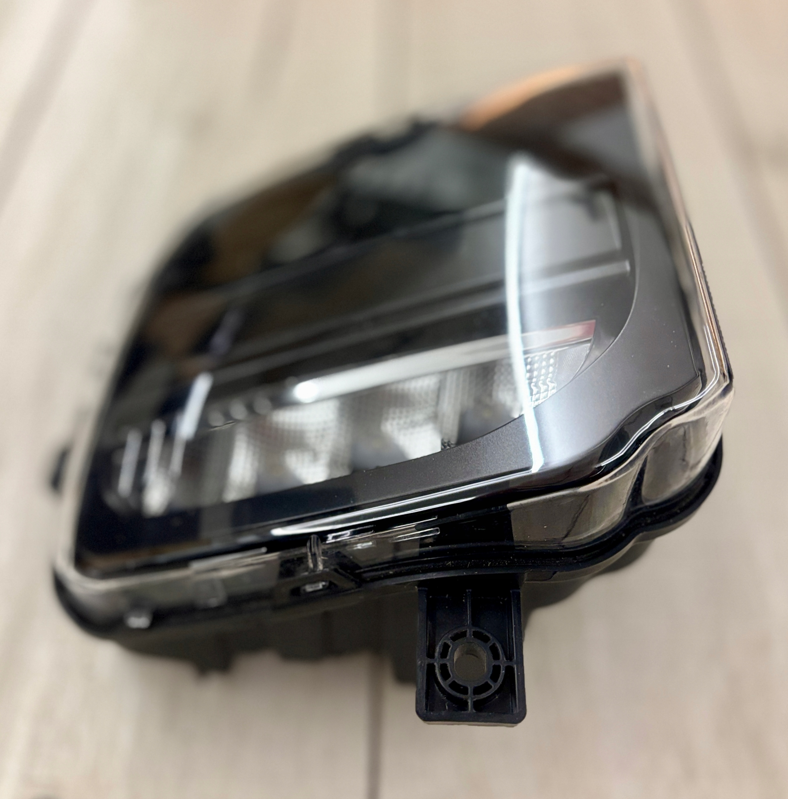 vw ГАЛОГЕН led правый 2GM941662A 03.11.2022