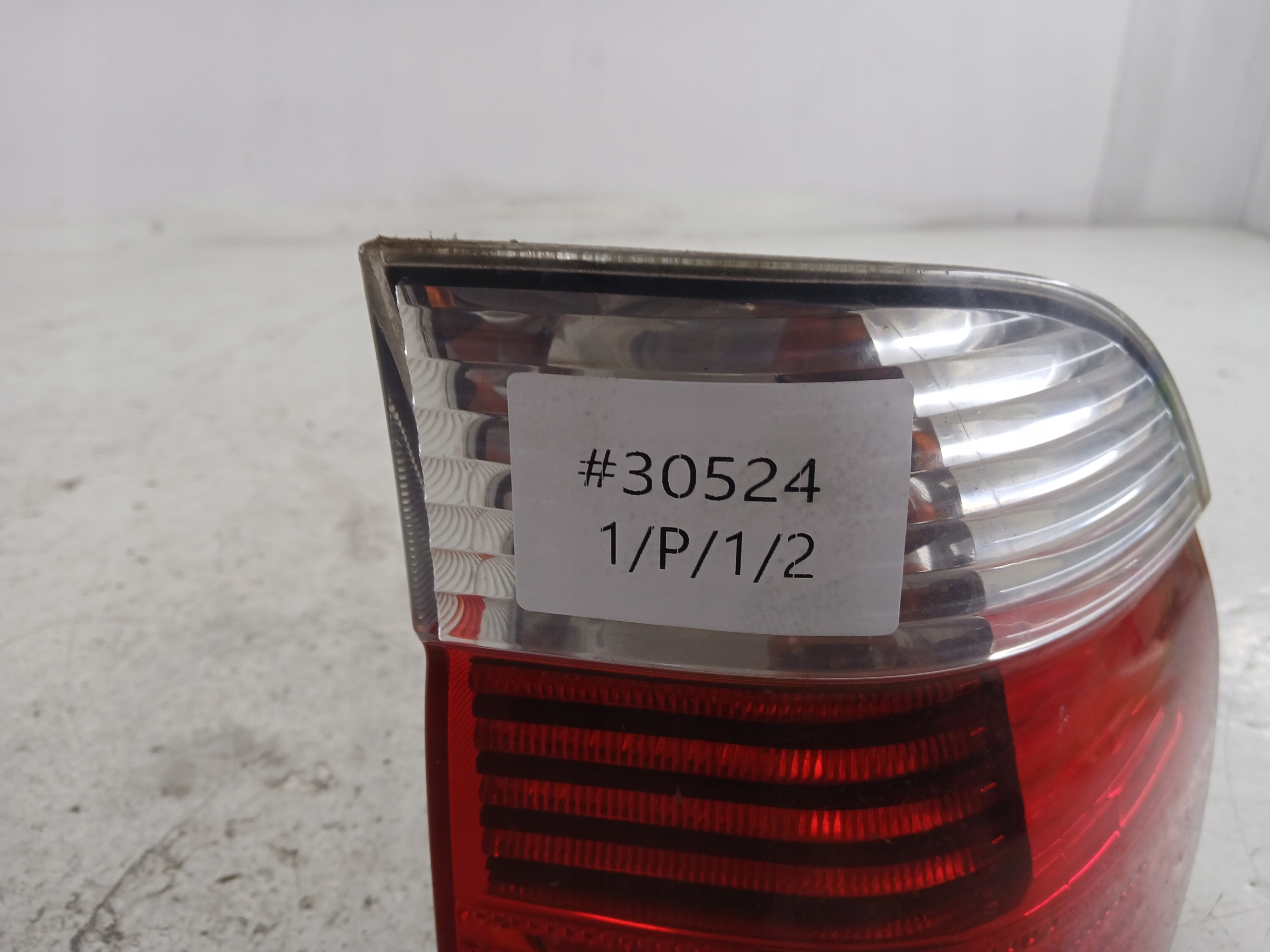 BMW E39 KOMBI LIFT light right rear part fender