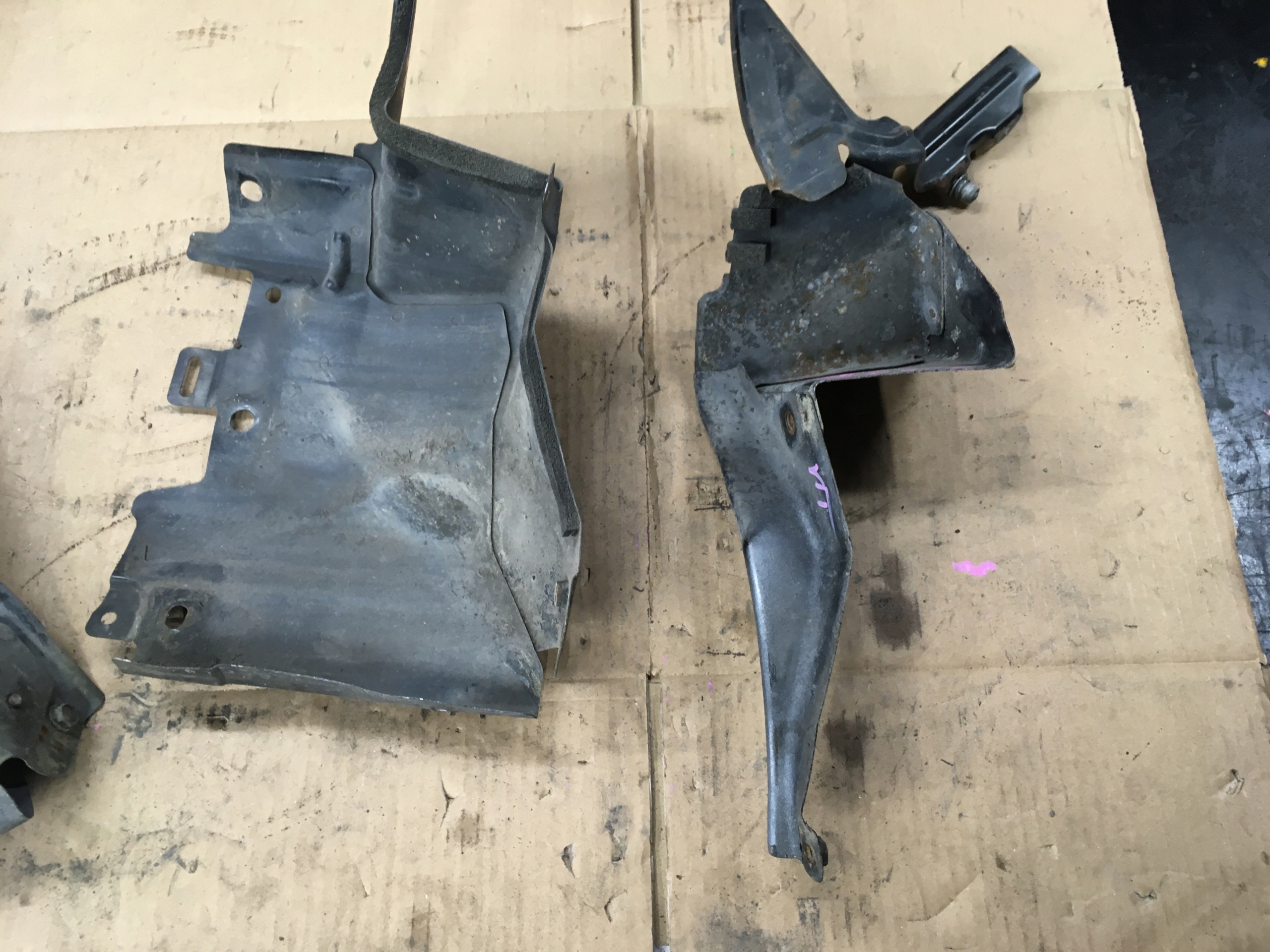 СКОЛЬЖЕНИЕ КРЕПЛЕНИЕ БАМПЕР ПРАВЫЙ ЛЕВЫЙ ЗАДНИЙ NISSAN 350Z