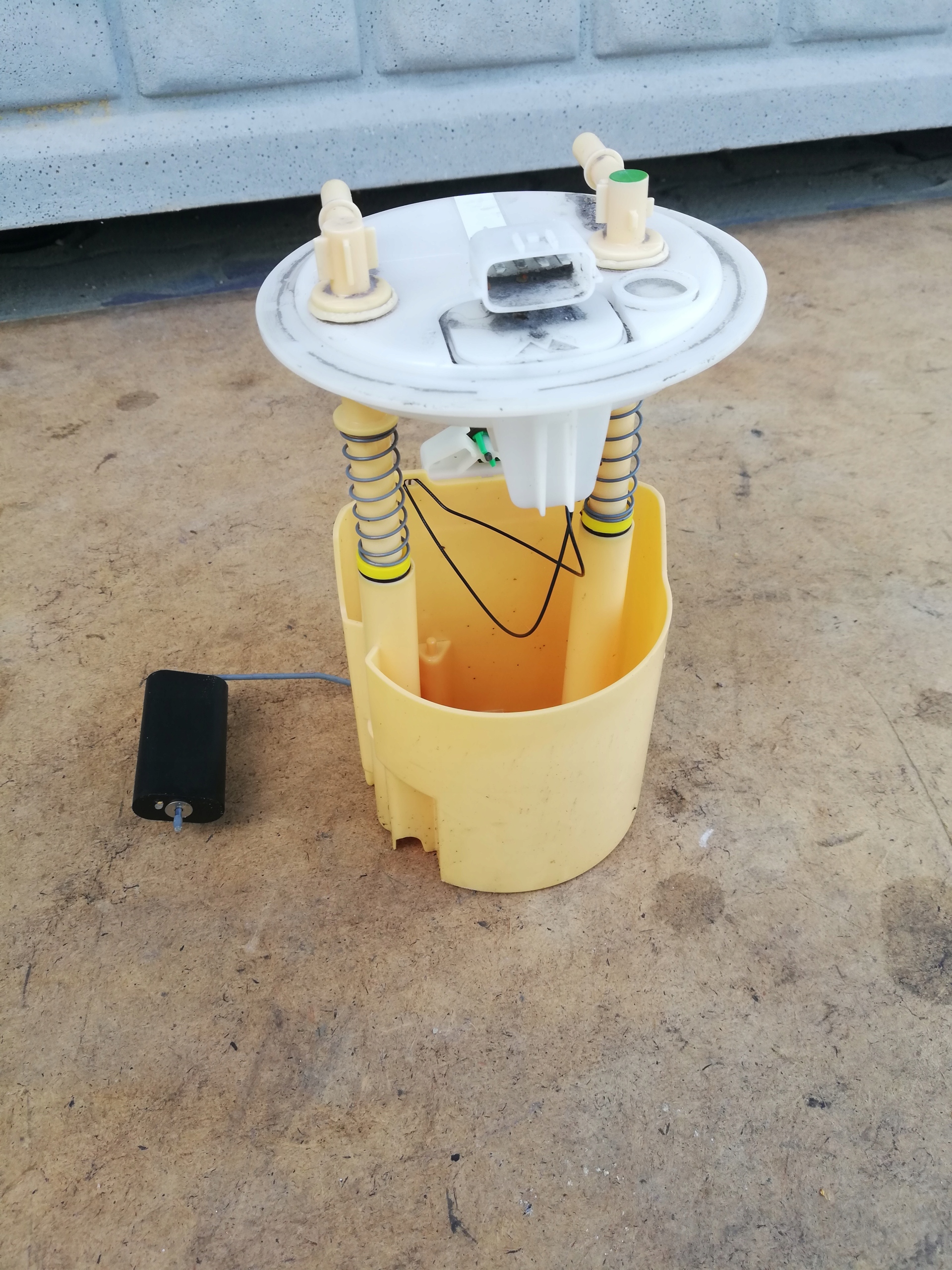 PŁYWAK PALIWA CLIO III 1.5 DCI