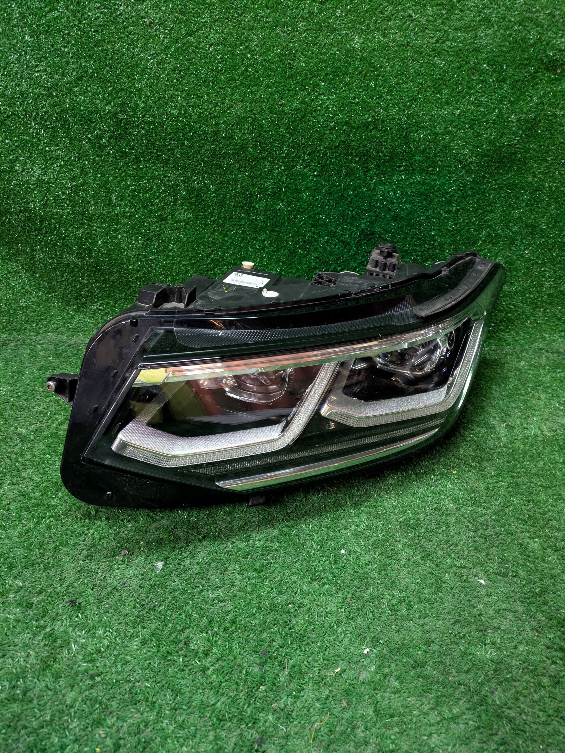 REFLEKTOR left front VW TIGUAN II 5NN 20- LIFT NR.1067