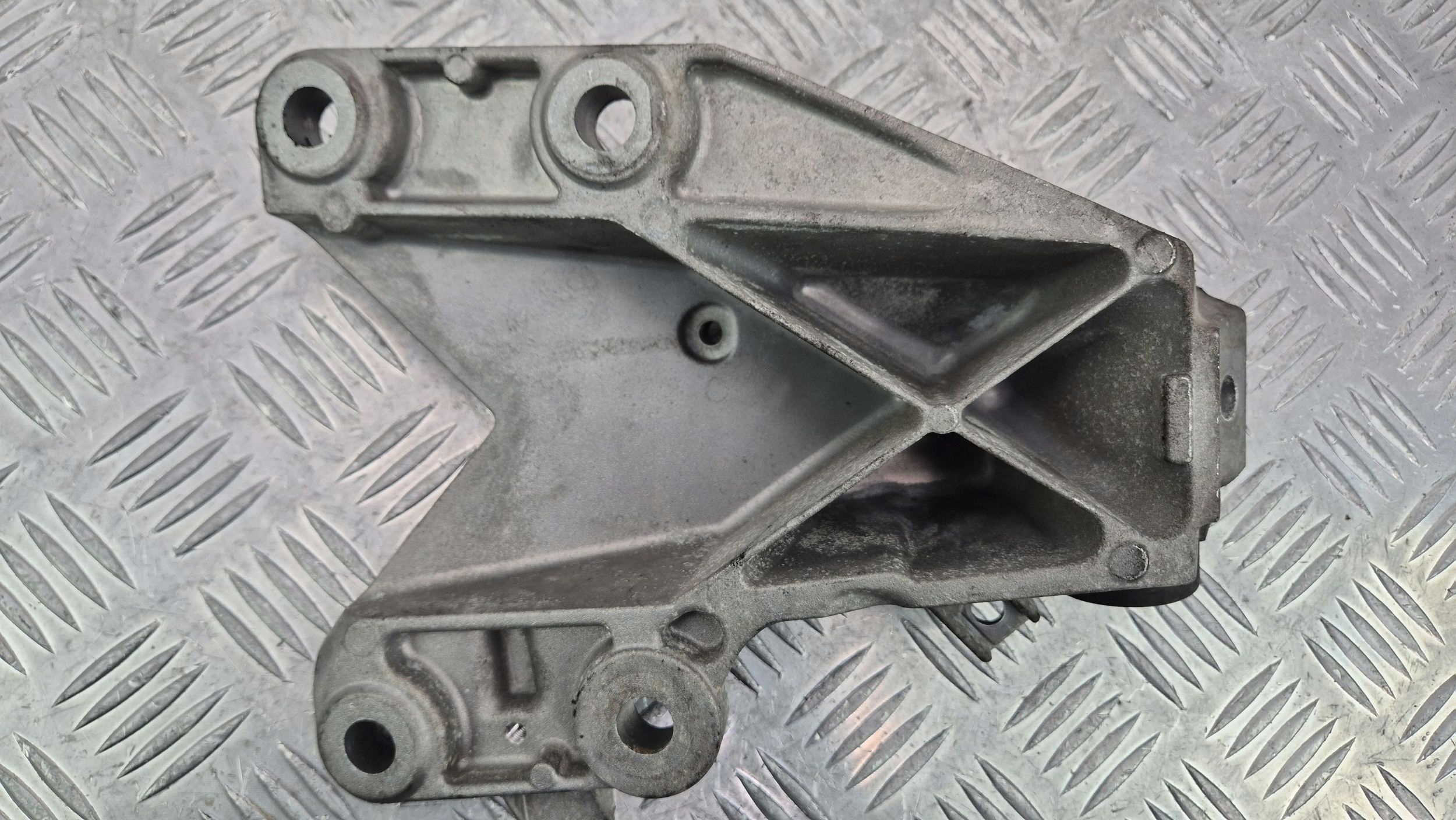 engine mount BMW 3 E90 E91 335i 6760317 N54B30A