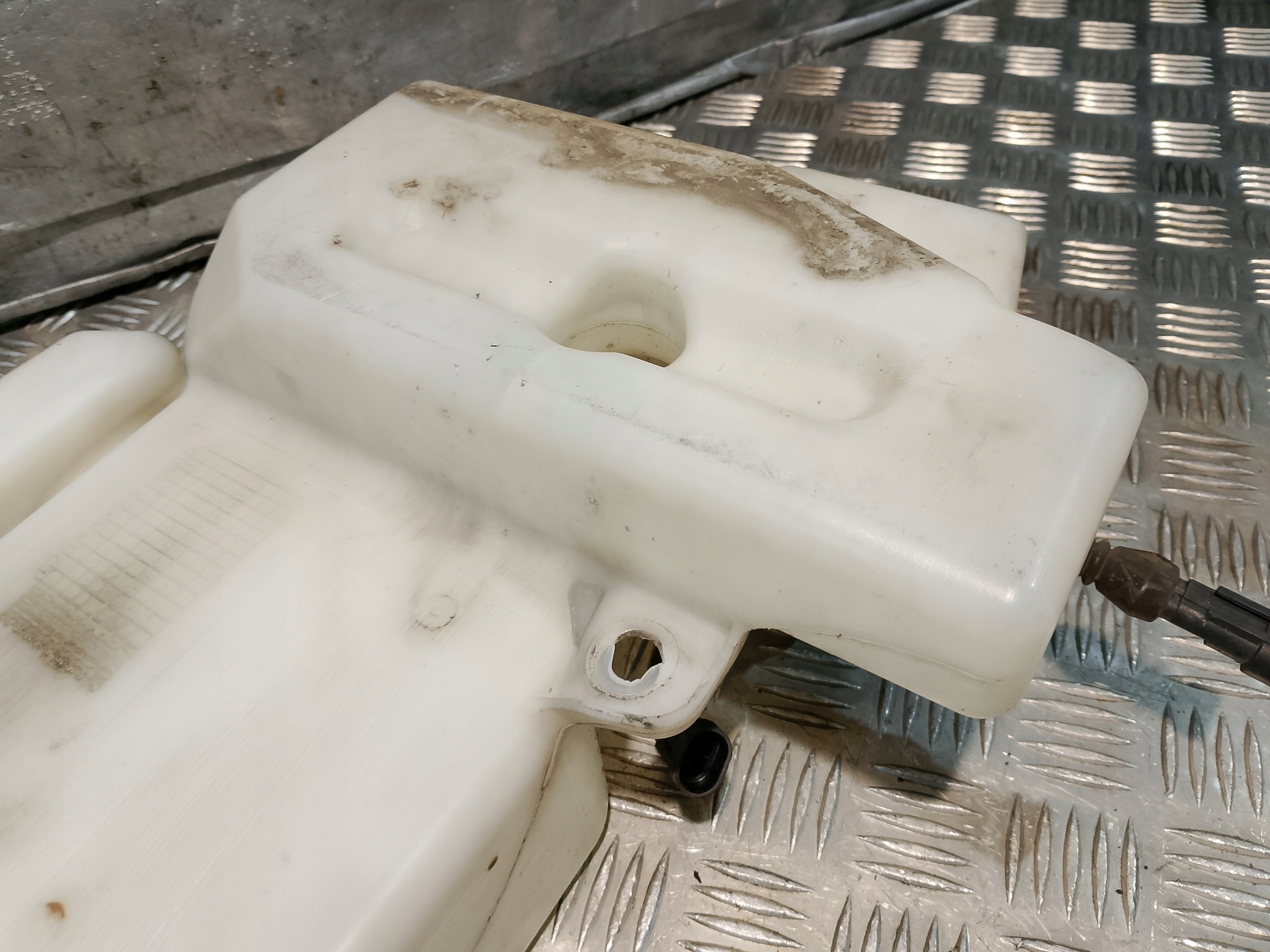 serbatoio LIQUIDO DO LAVAFARI IVECO STRALIS 460 E6 504011556
