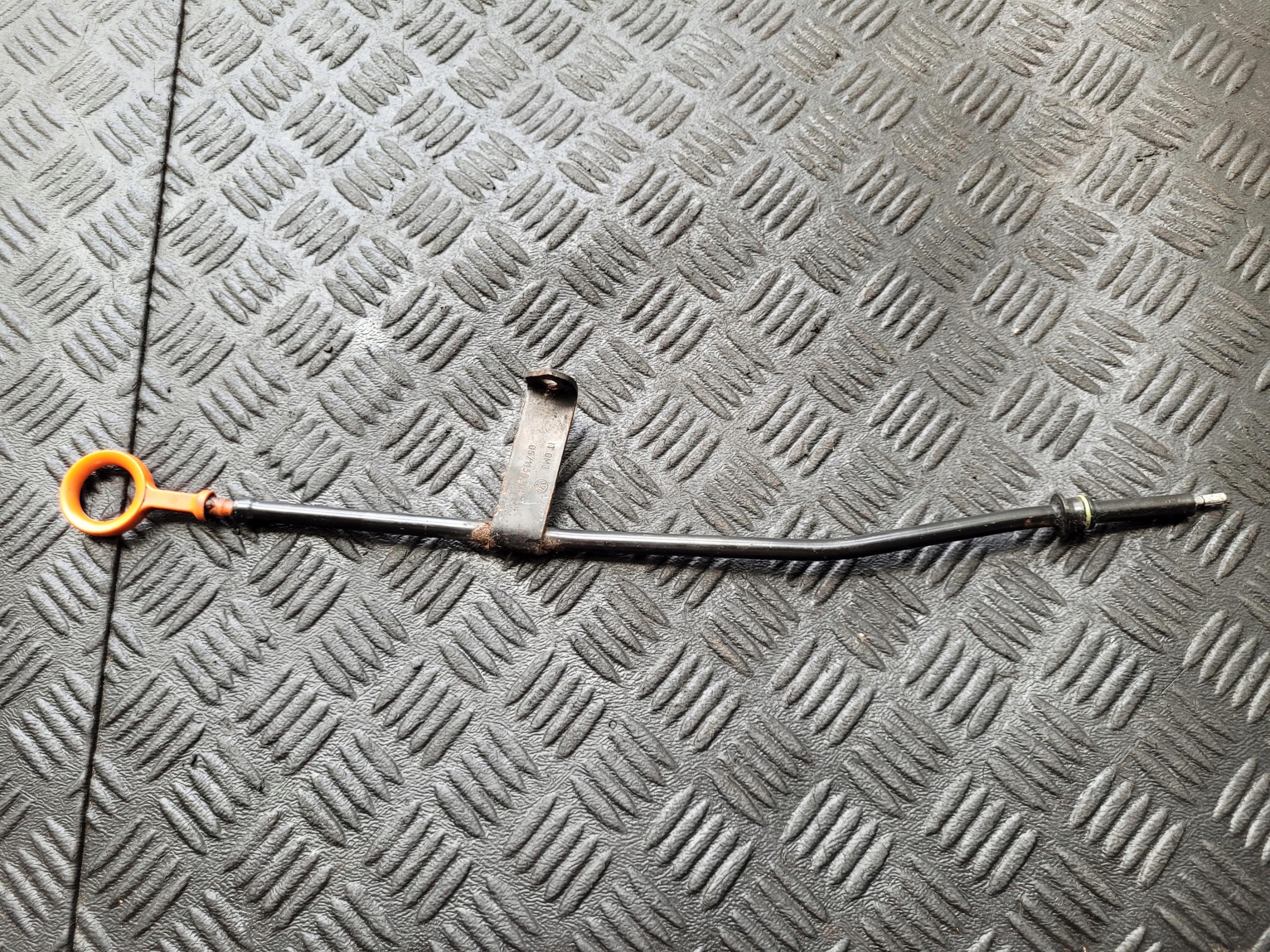 BAGNET Ölpeilstab 057115630P AUDI A8 D3 4.2 TDI BVN 08