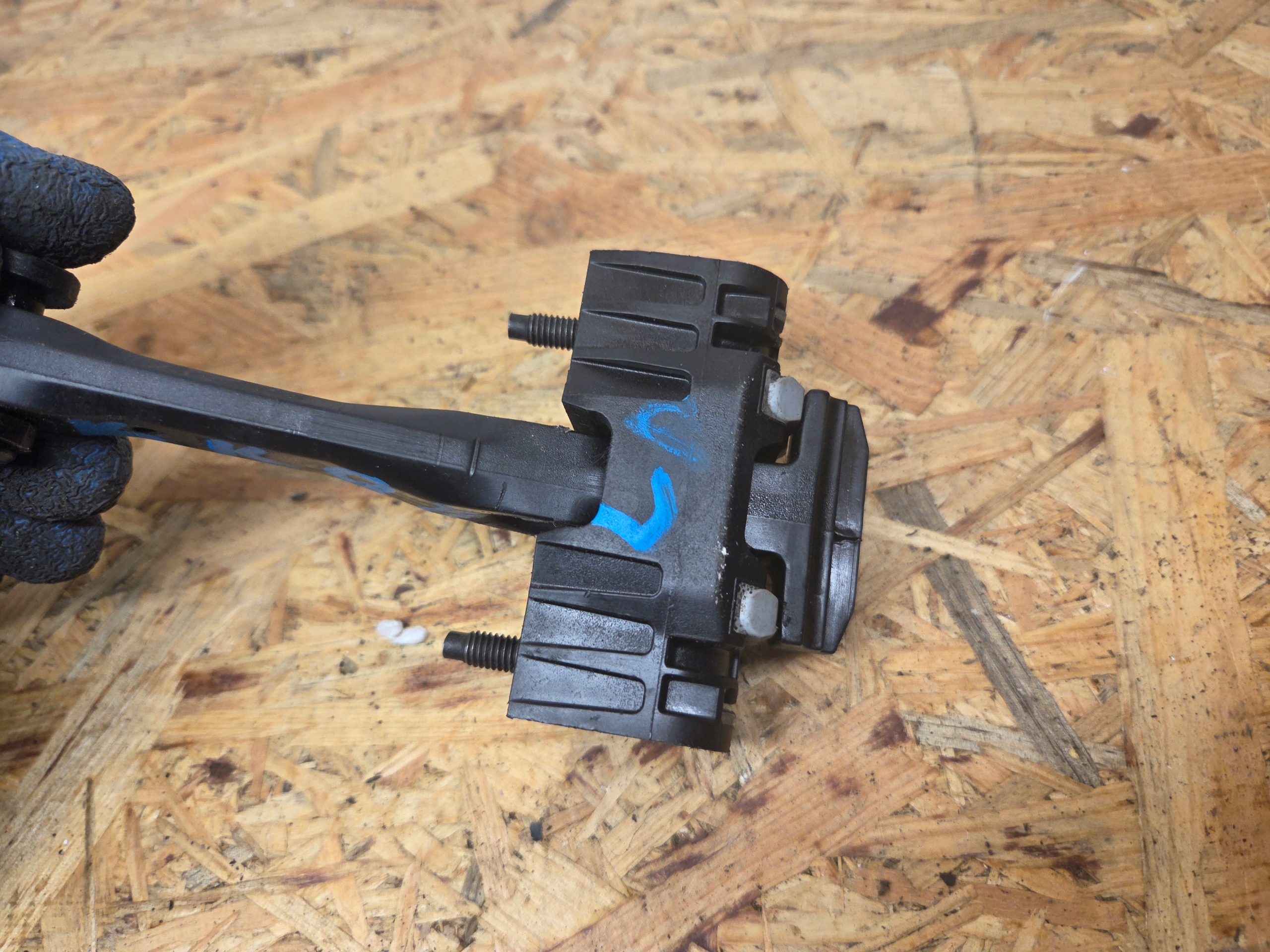 limiter door left front front PEUGEOT 407