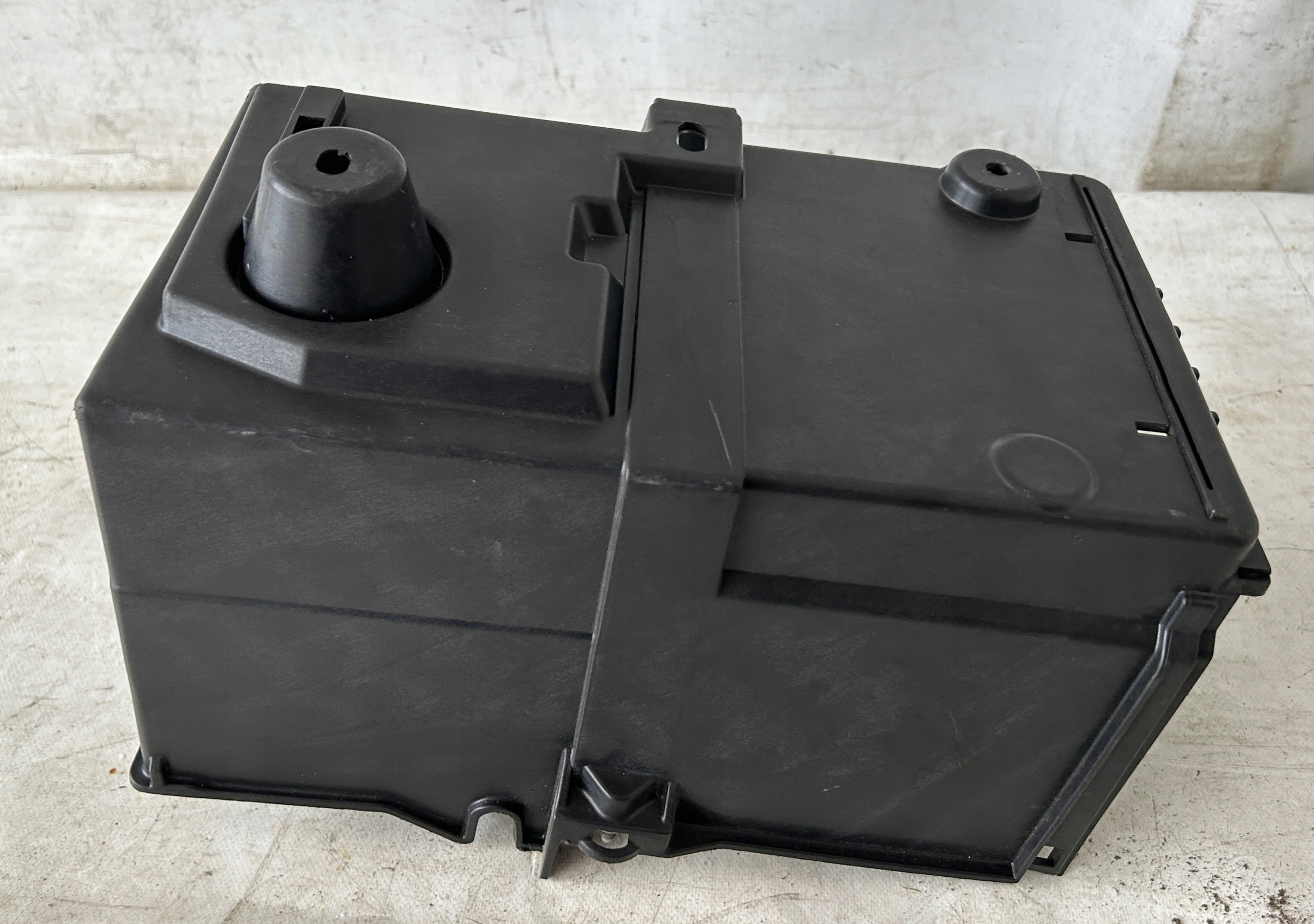 Obal akumulátora FORD KUGA MK2 AM51-10723-AD