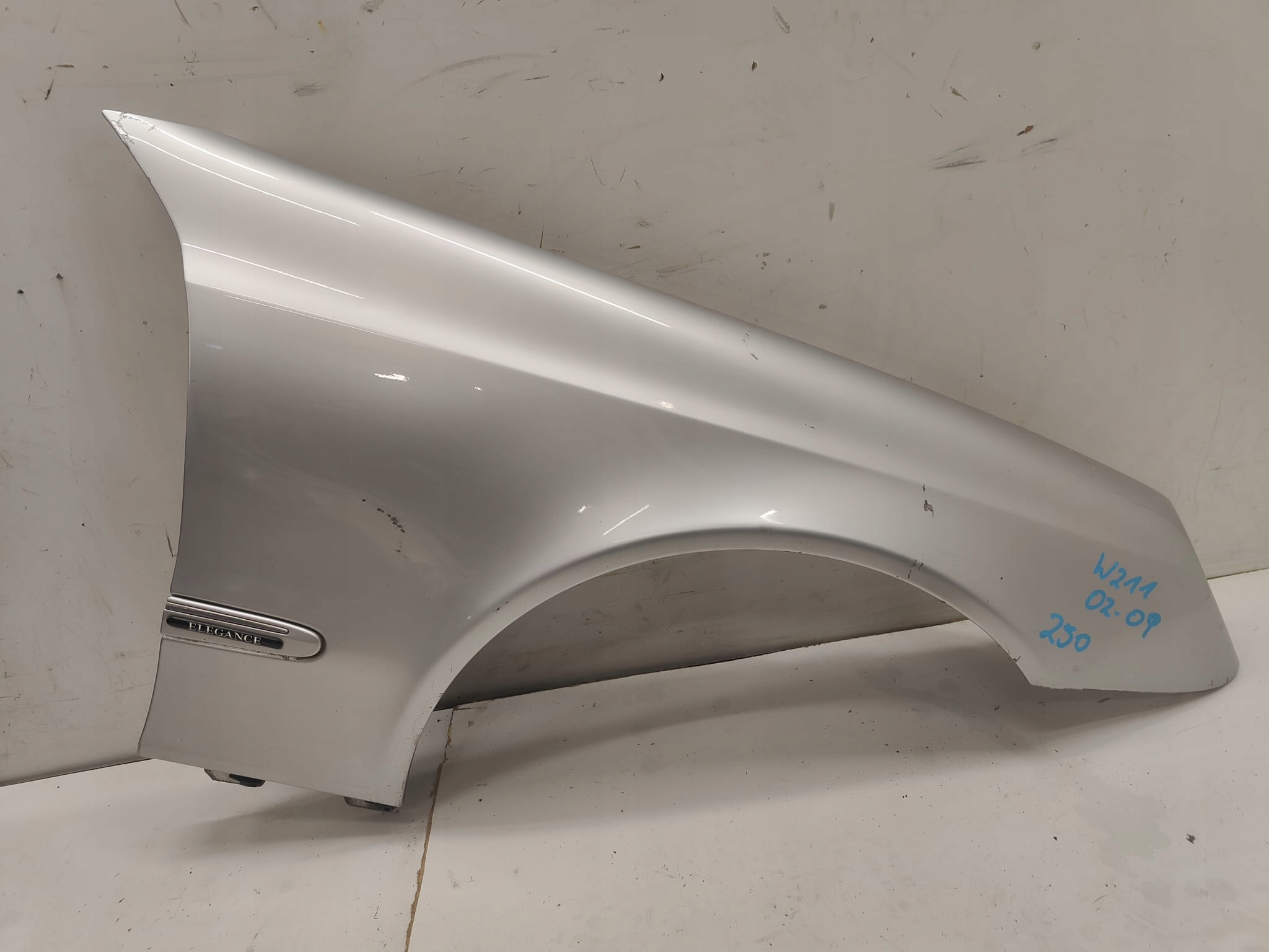 Błotnik Przedni Prawy MERCEDES-Benz KLASA E (W211) (2002-2009)