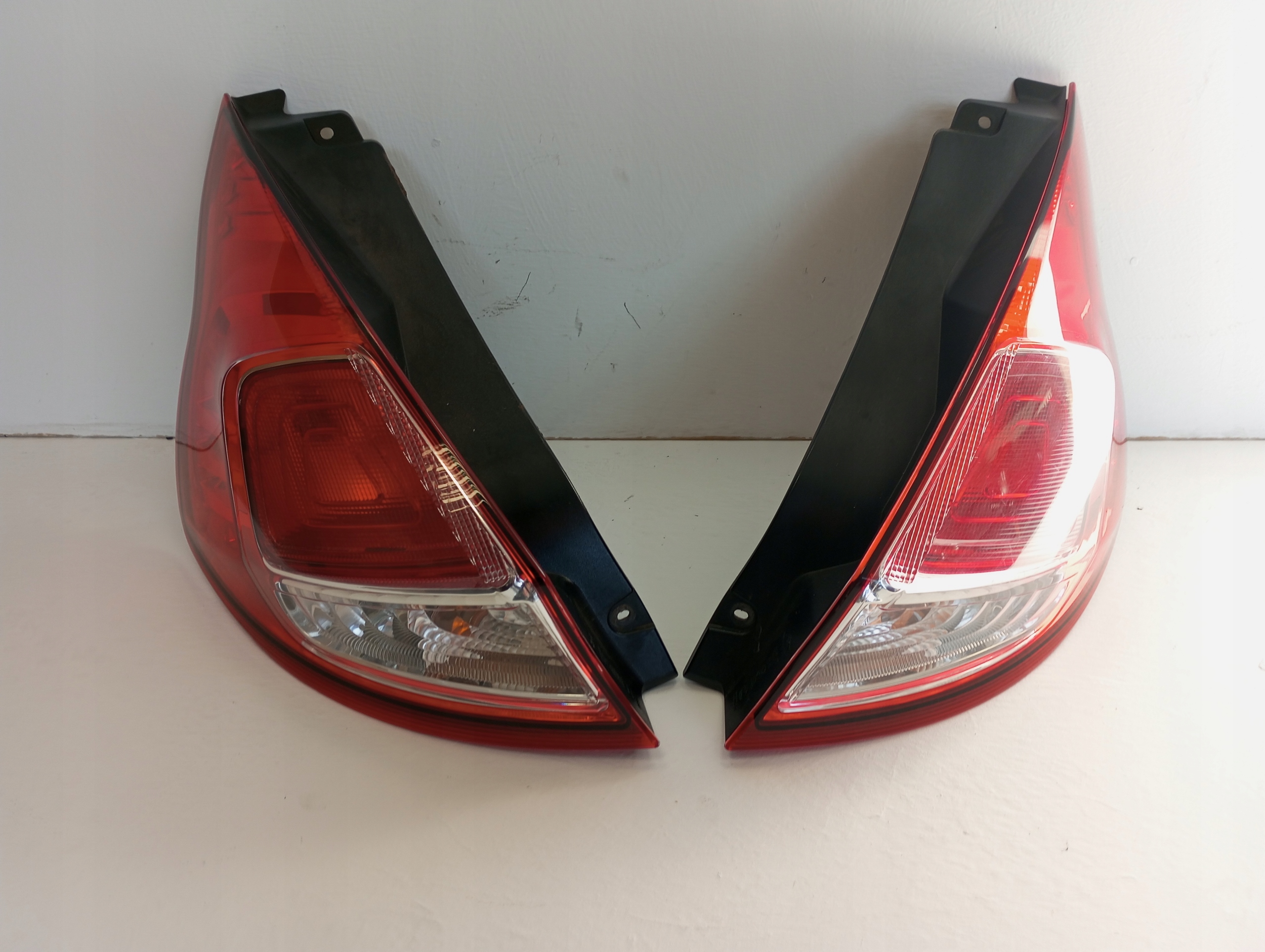 light rear part rear Ford FIESTA MK7 LIFT left