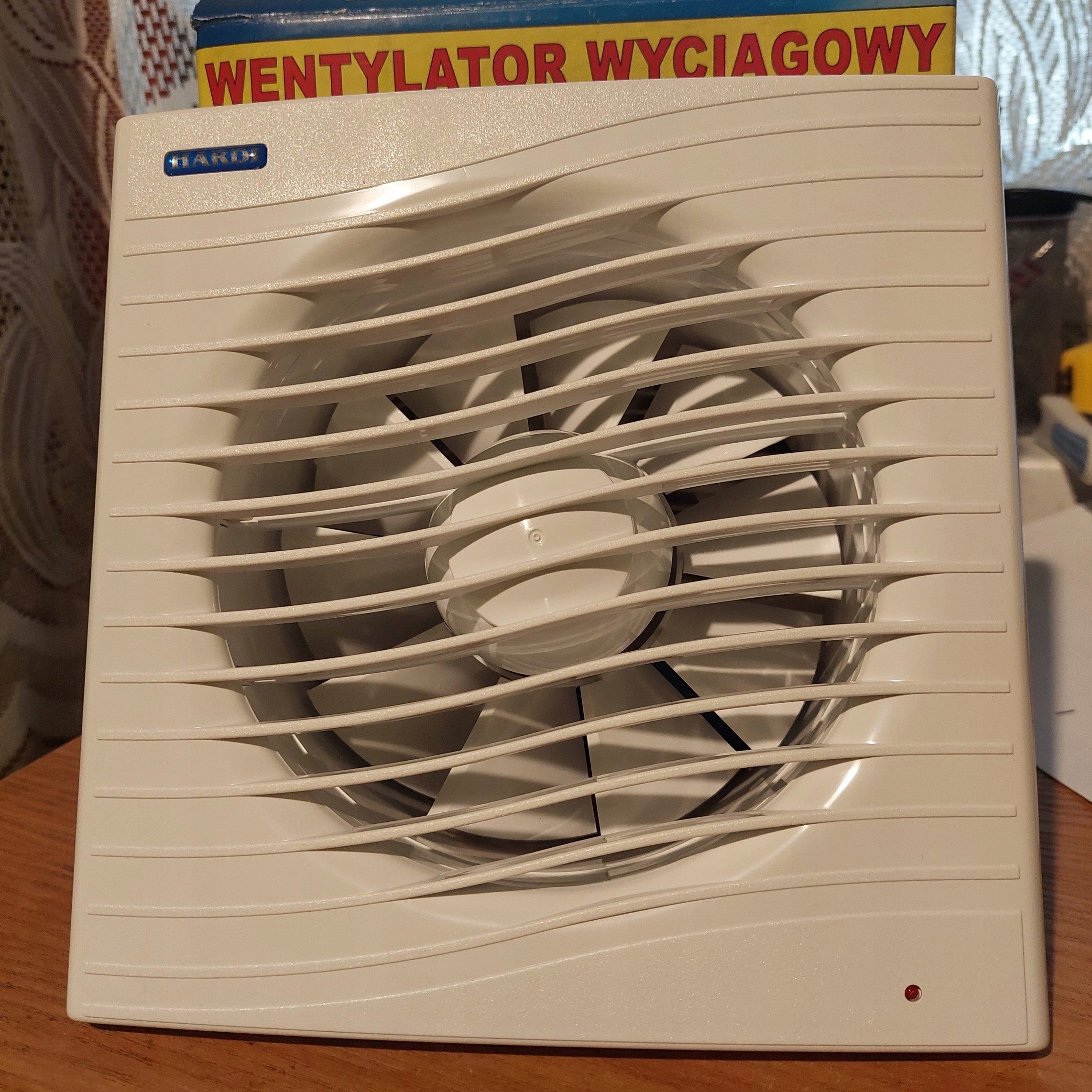 WENTYLATOR 20X20/ 125.BIAŁY FIRMY HARDI. PRZELEŻAŁ W MAGAZYNIE