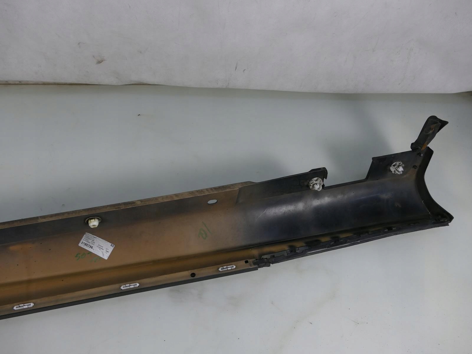 MERCEDES W209 C209 LIFT AMG moulding threshold left cap 197