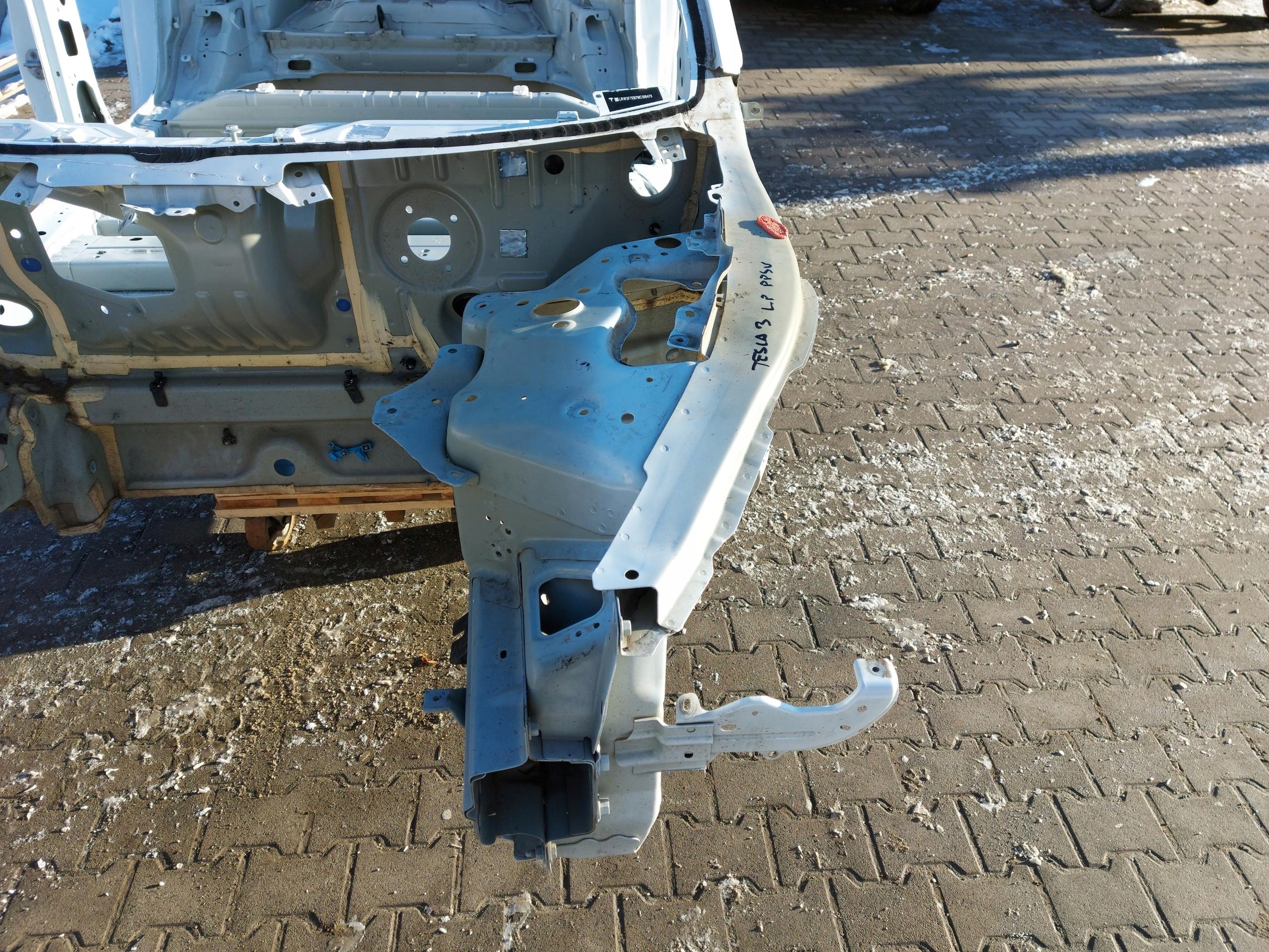 TESLA MODEL 3 quarter quarter fartuch left front