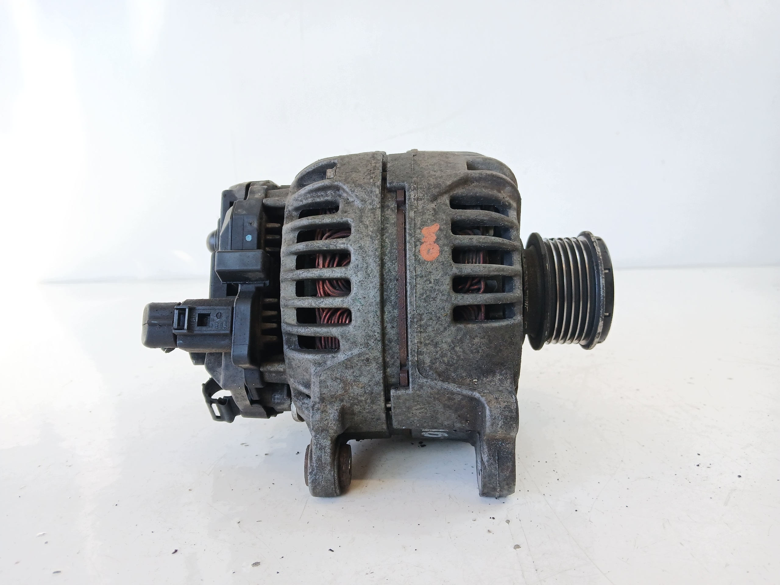 VW PASSAT B6 A3 8P GOLF V 2.0 TDI ALTERNATOR 06F903023F 140A
