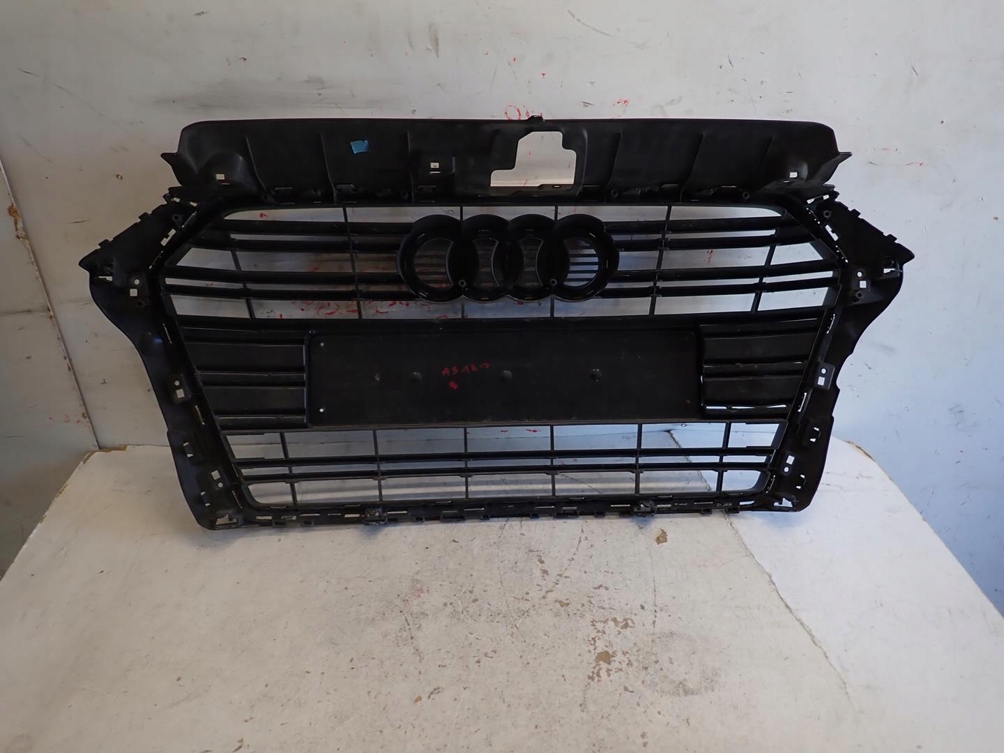 grille AUDI A3 LIFT 2016- 8V3853651AA
