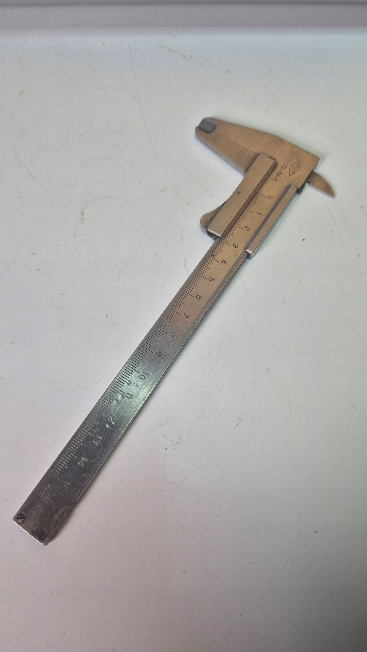 Stara suwmiarka FWP z czasów PRL T38