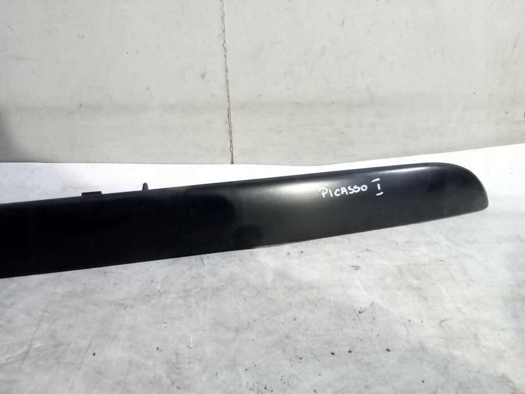Citroen Xsara Picasso cap moulding bonnet rear part