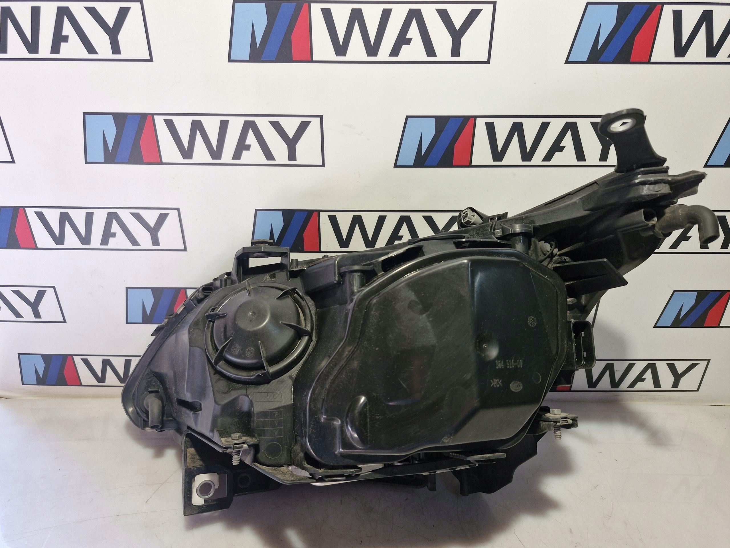 7044672 BMW E60 E61 LCI light right front XENON positioning EUROPA