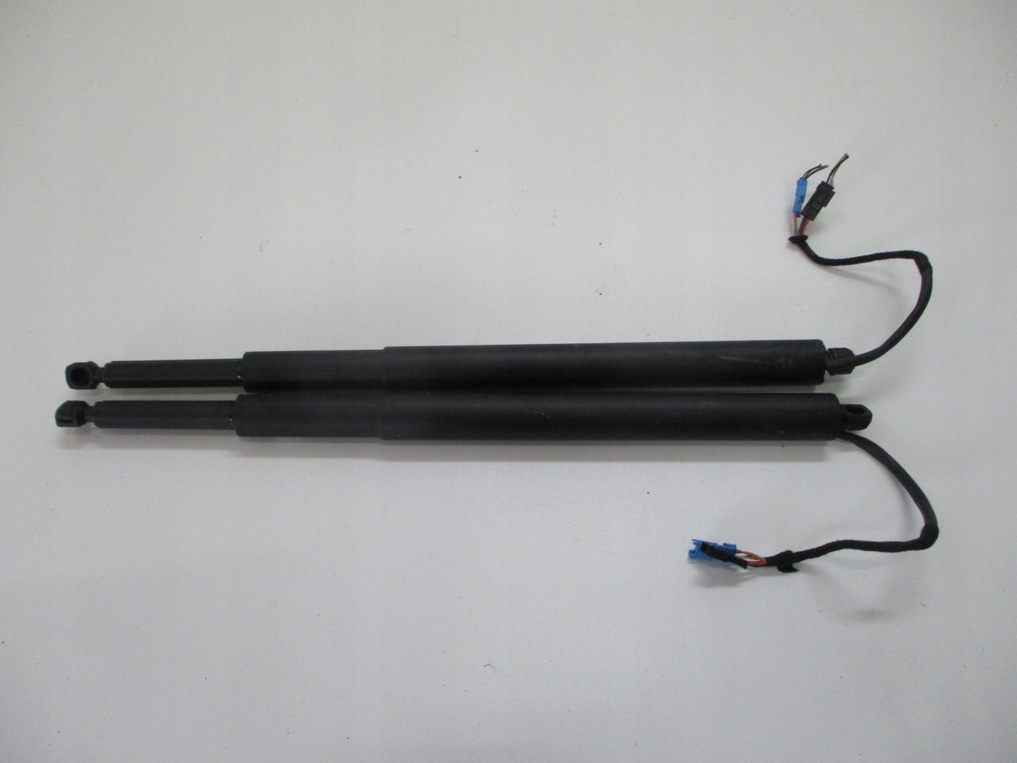 damper bonnet telescope BMW 5 G31 7390410
