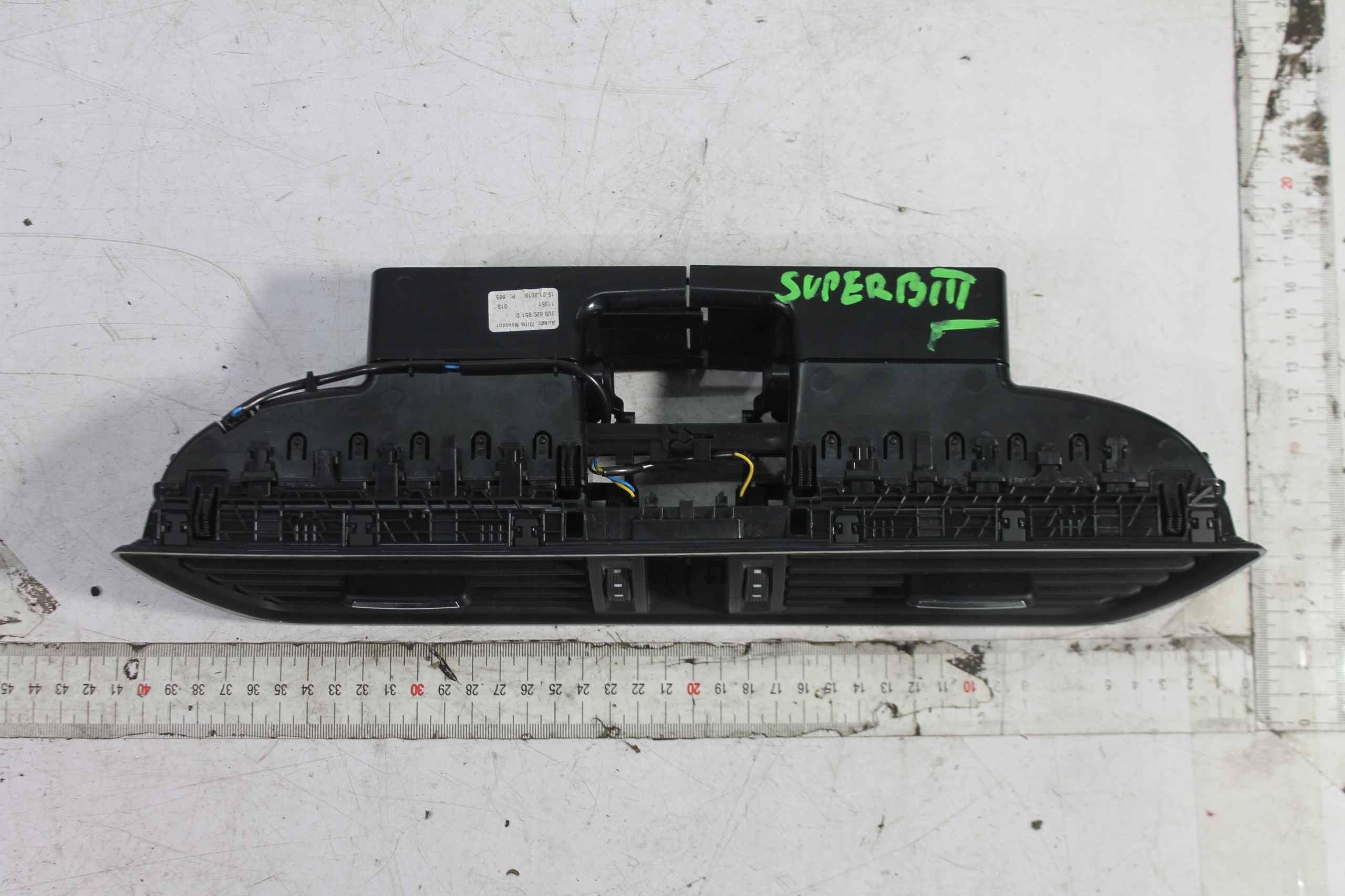 Lüftungsgitter Klima mitte 3V0820951D SUPERB III 15