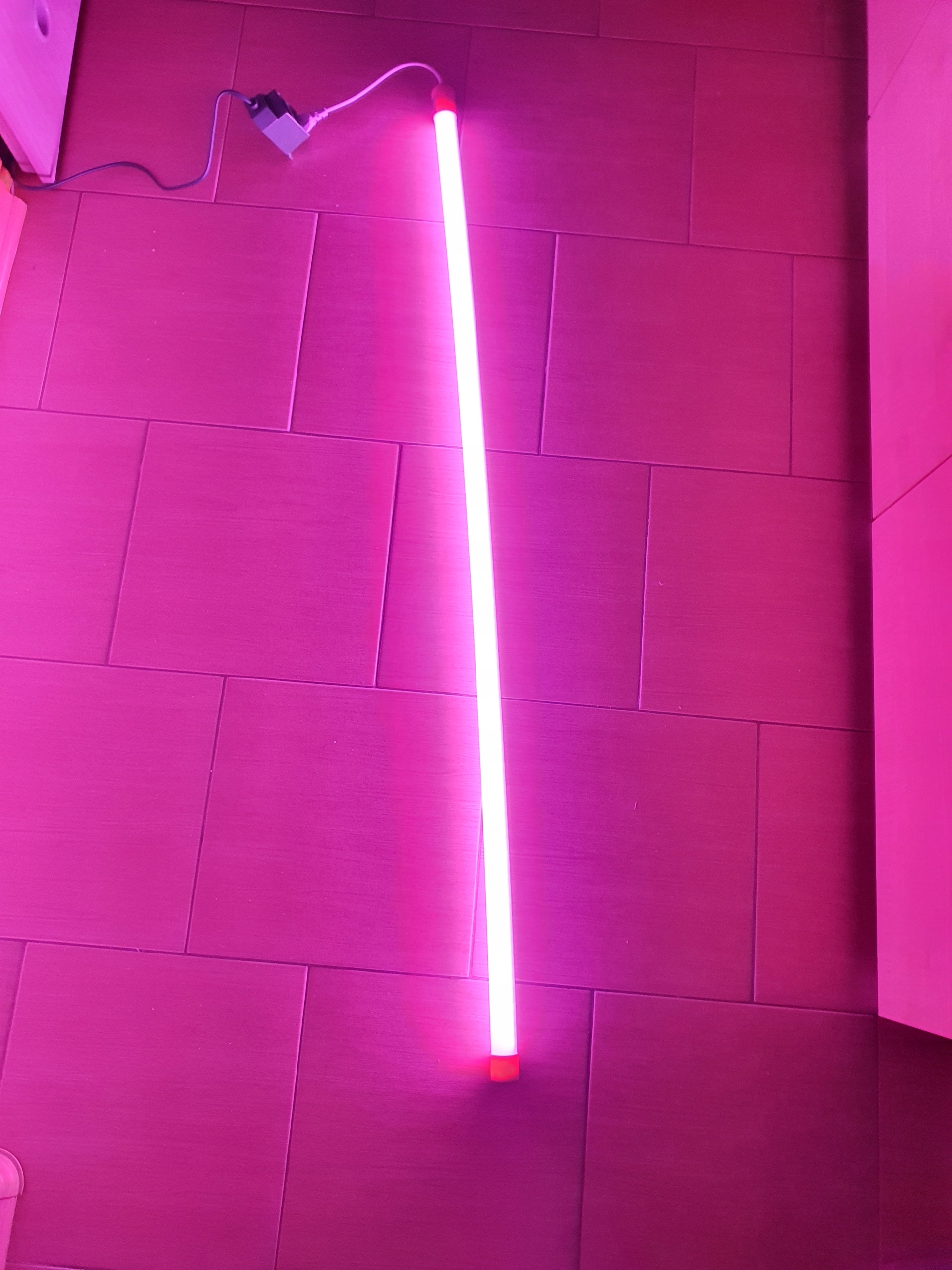 Różowa Lampa Świetlówka LED 18W 120cm 230V EAN (GTIN) 657559287996