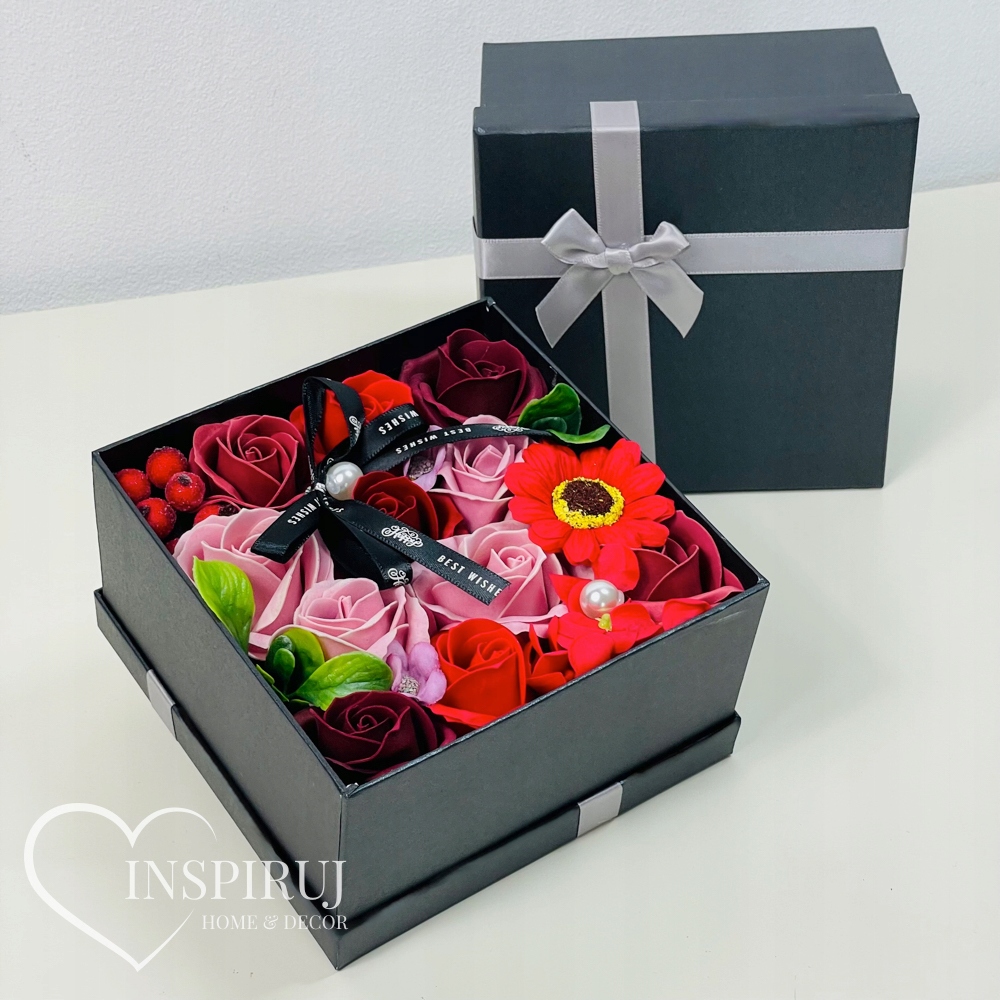 FLOWERBOX Z KWIATAMI MYDLANYMI PREZENT UPOMINEK WIECZNE RÓŻE MYDLANE KWIATY Marka Inspiruj