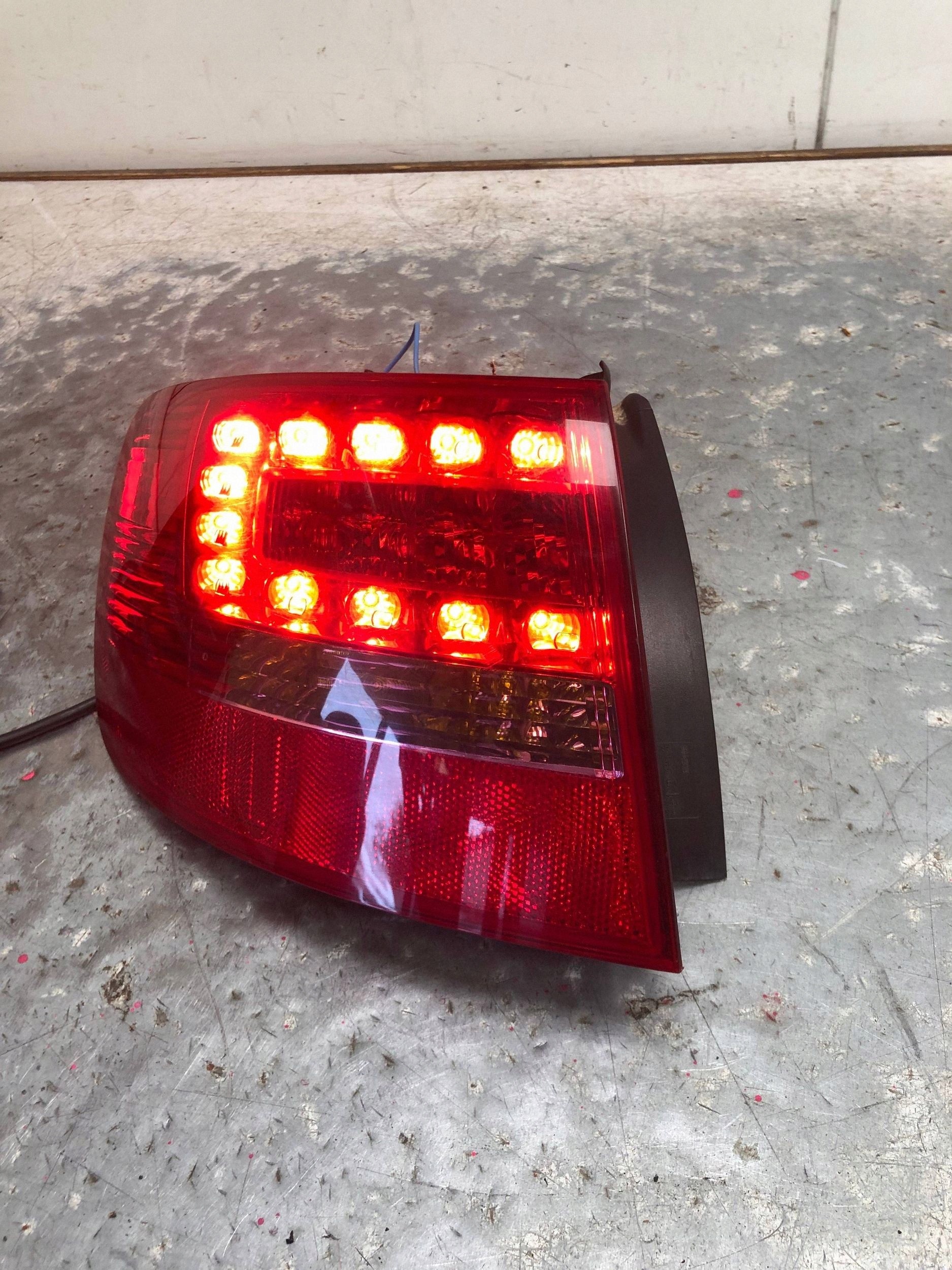 light left rear part LED AUDI A6 C6 KOMBI 4F9945095H
