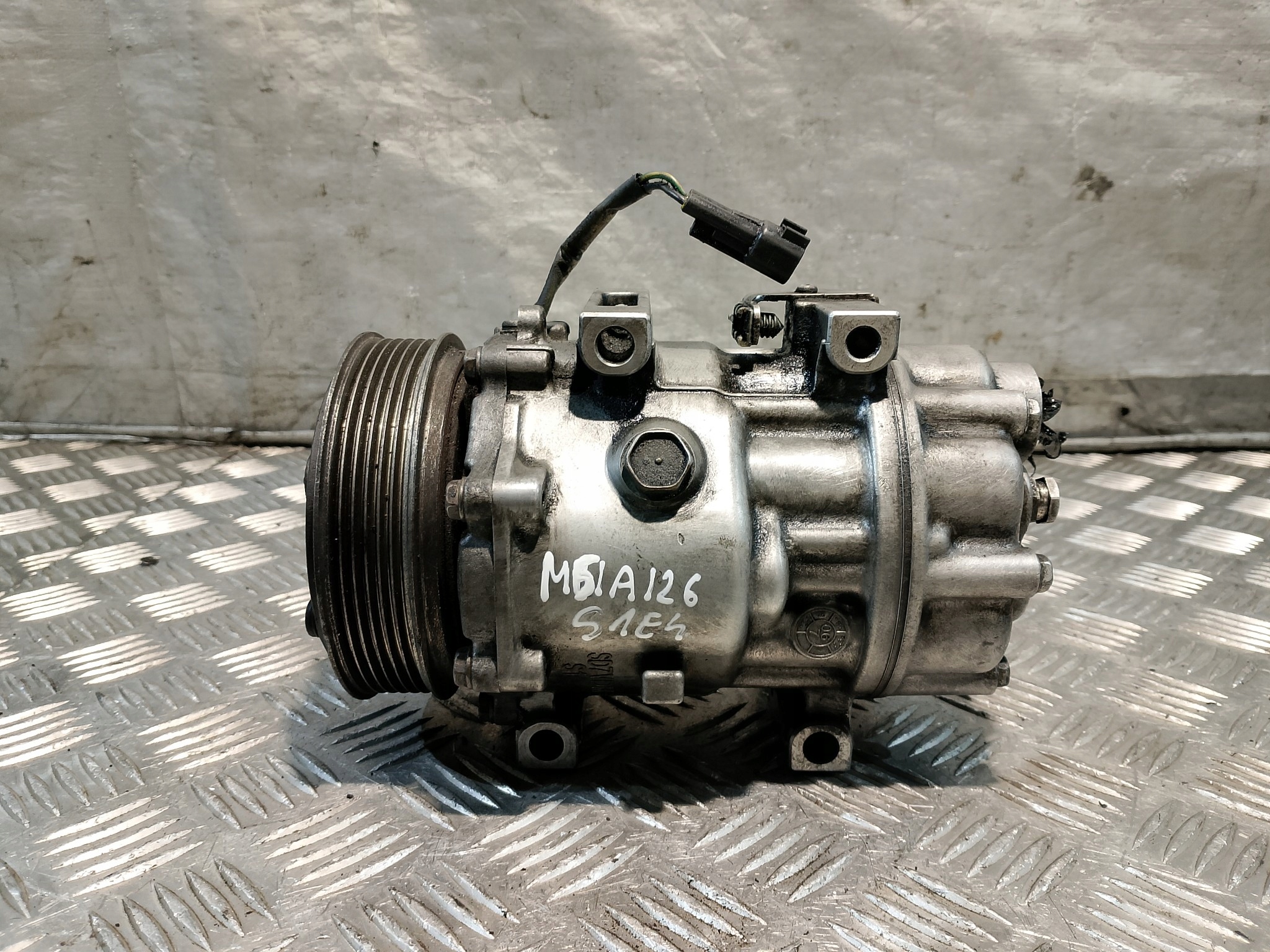 compressor compressor; of the air conditioning 3M5H-19D629-HE