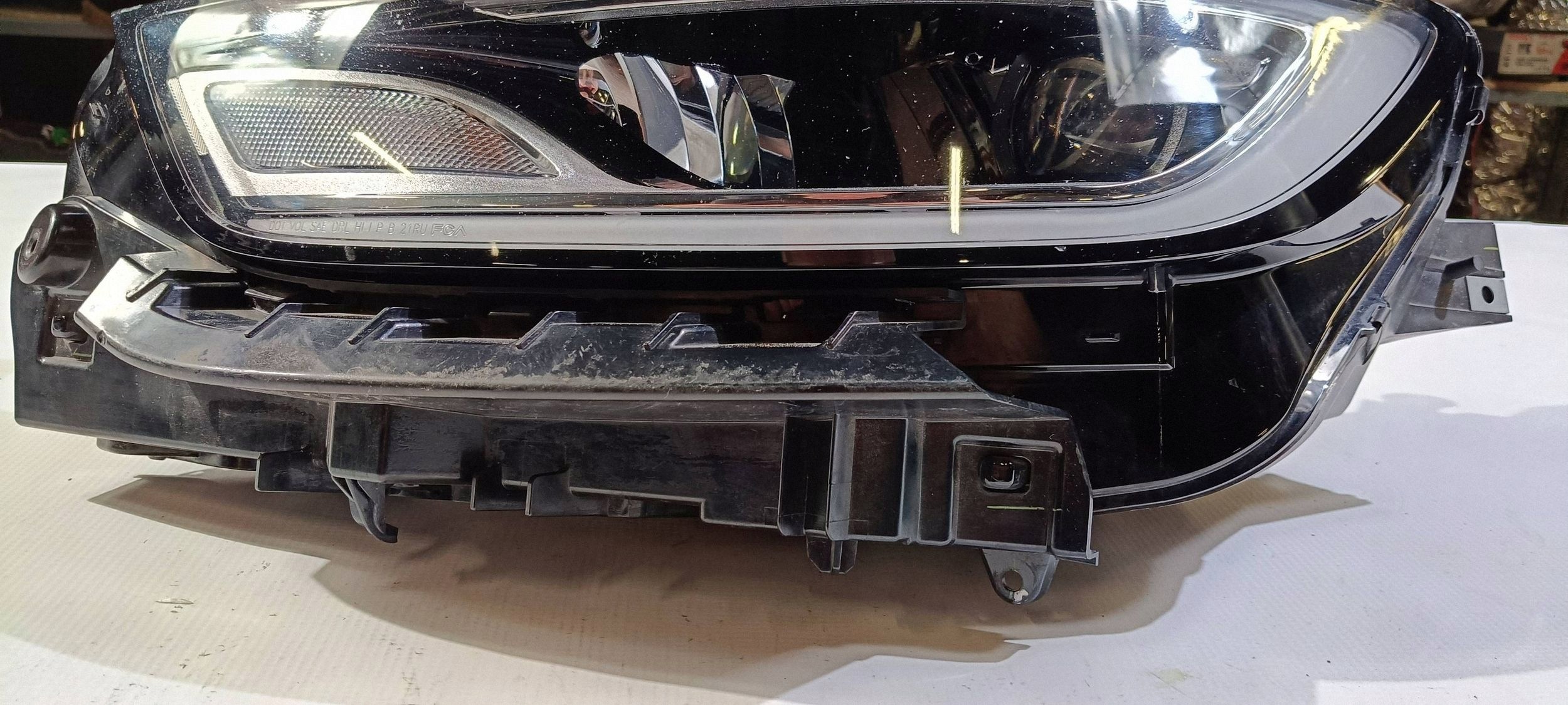 light front front left Full LED Chrysler Pacifica lift 2021