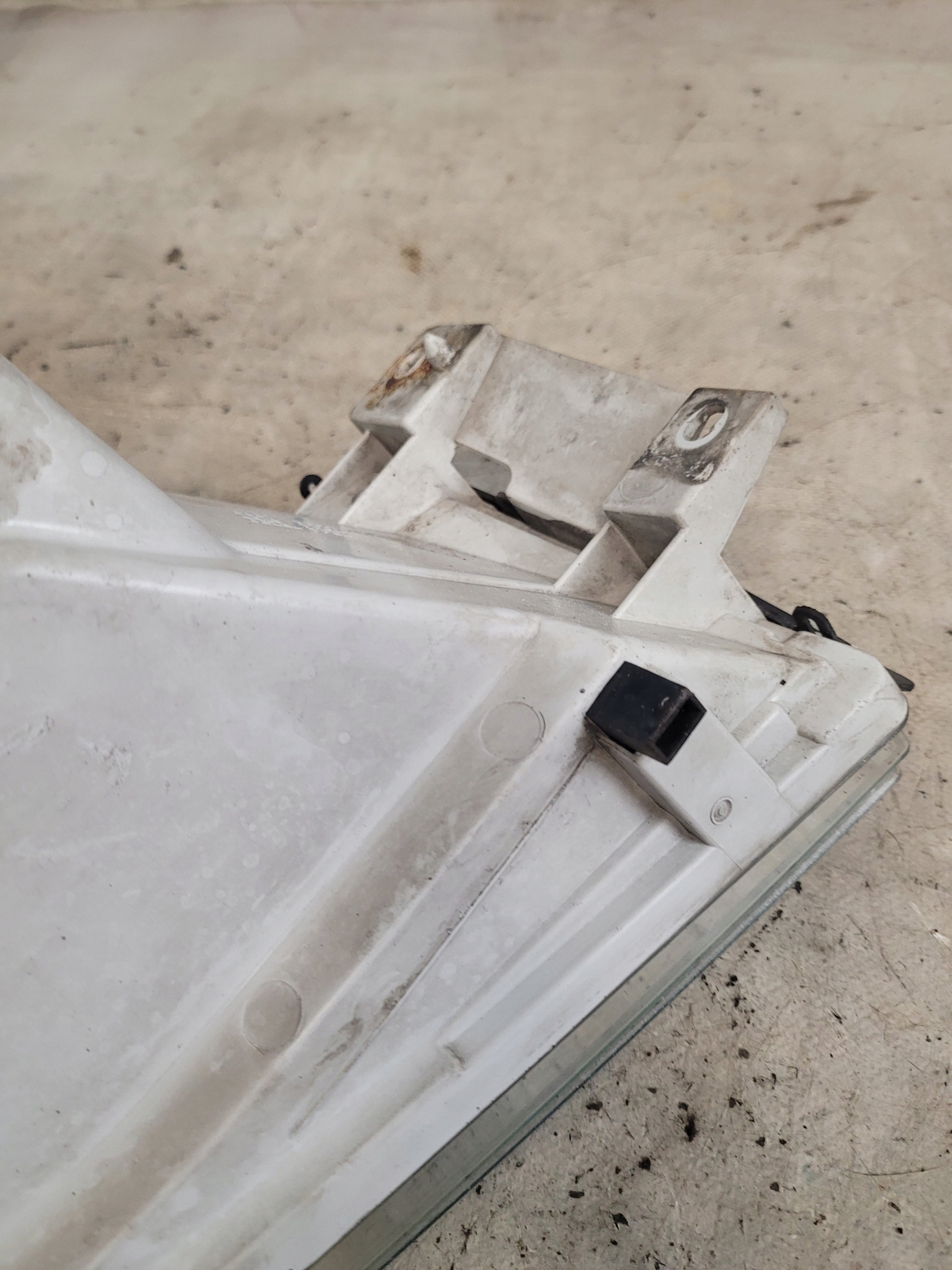 light left front OE 1U1941015E fog light SKODA OCTAVIA and