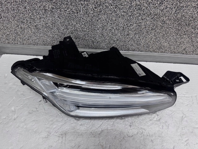 light right Volvo XC90 II Full LED MID LED 2020