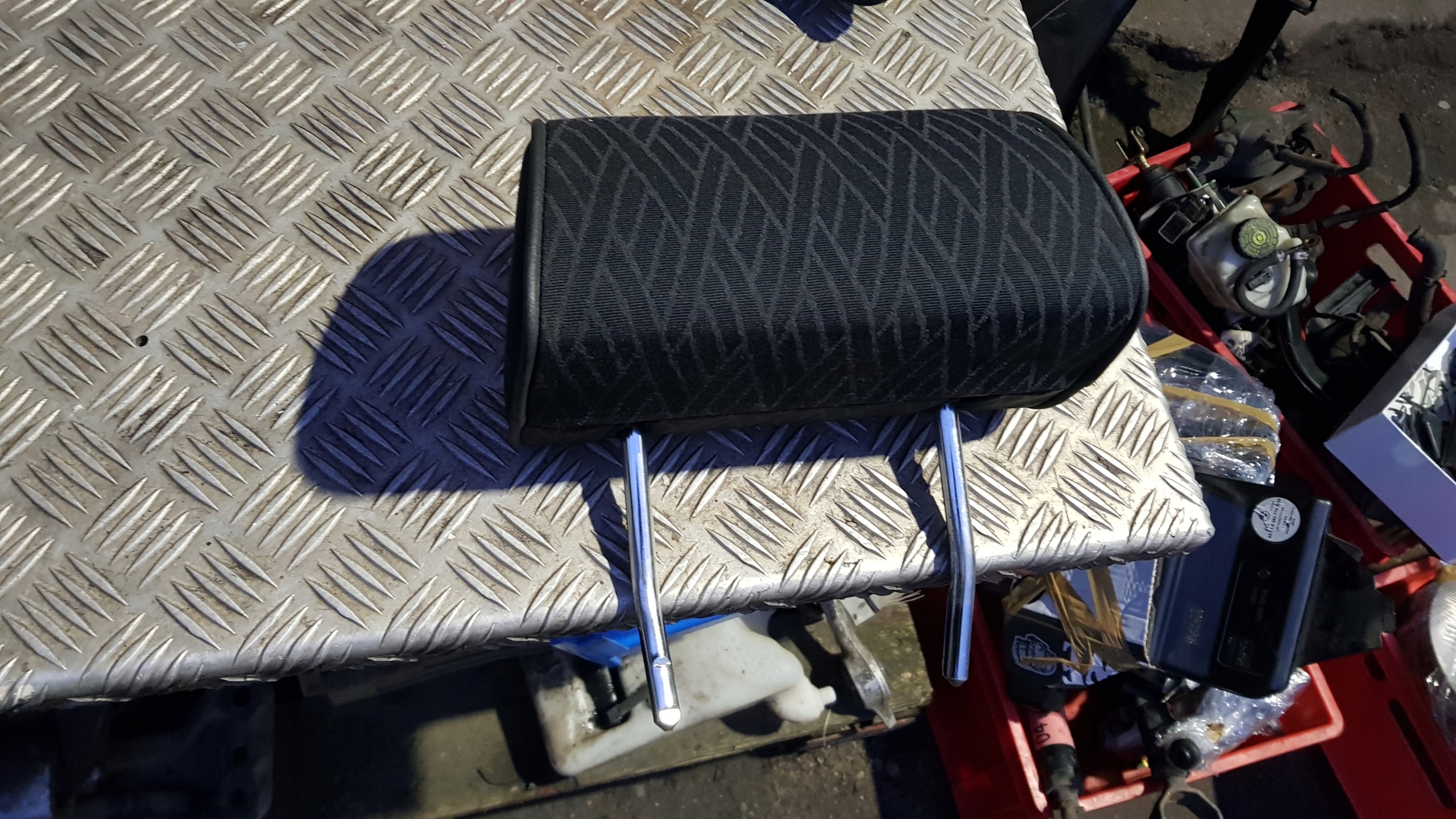 BMW E39 Sedan kopfstuetzen heck