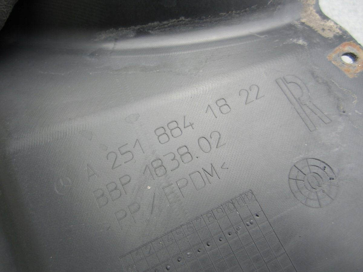 mudguard front front right Mercedes W251 R-klasa LIFT