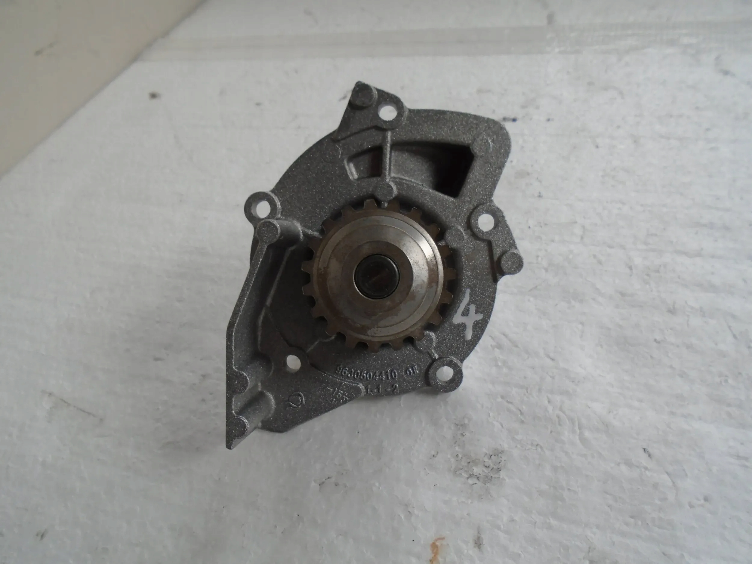 water pump 9630504410 Fiat Scudo Jumpy 2.0HDI 07