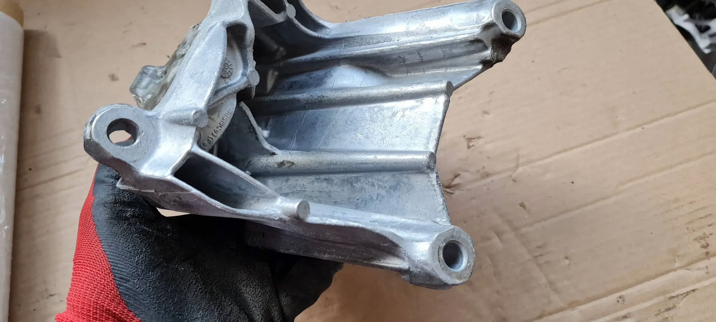 Q5 80A holder engine mount left left front 2.0 TFSI 80A199307D