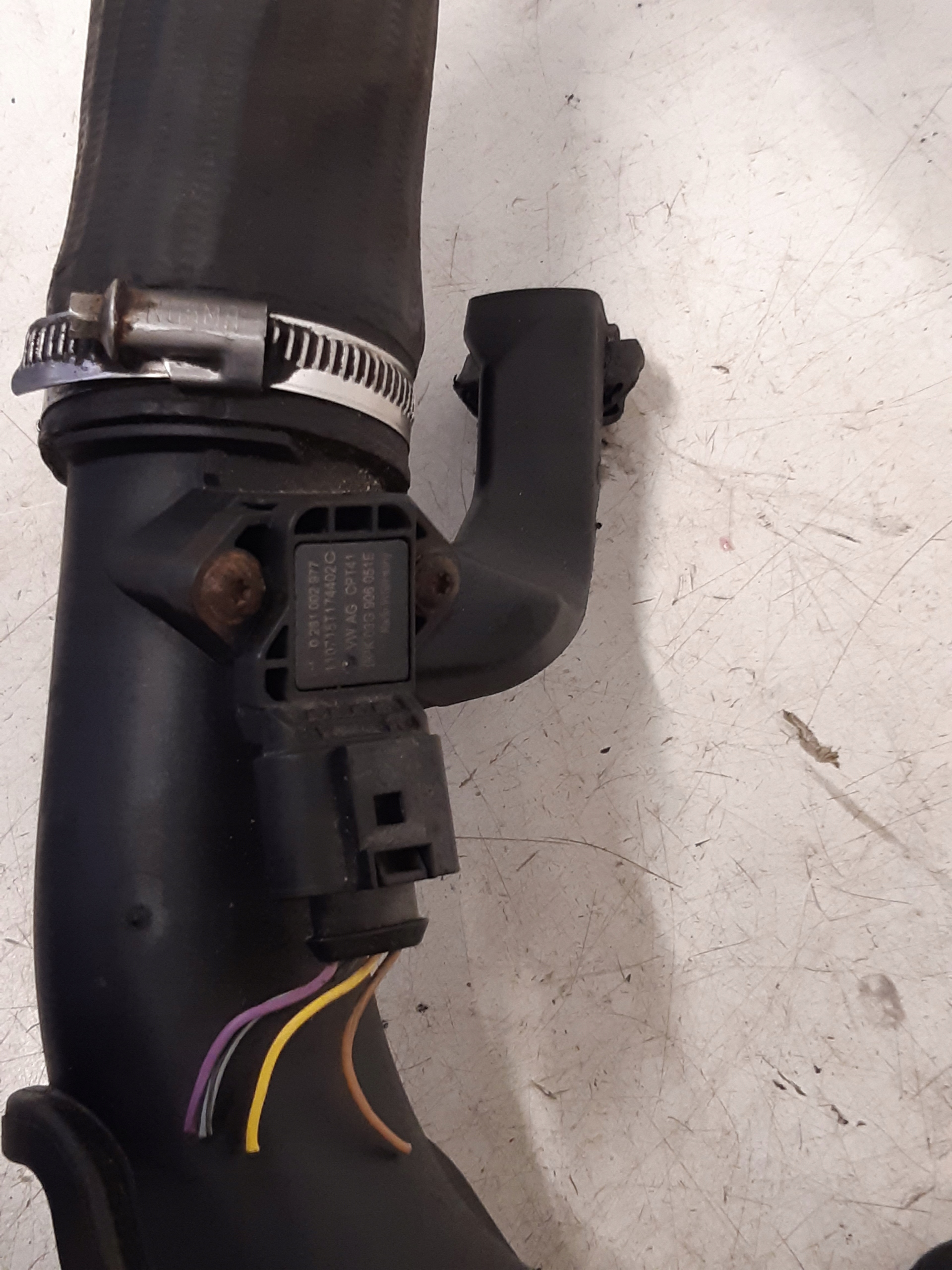 vedení intercoolera 1K0145770AE Audi A3 8P