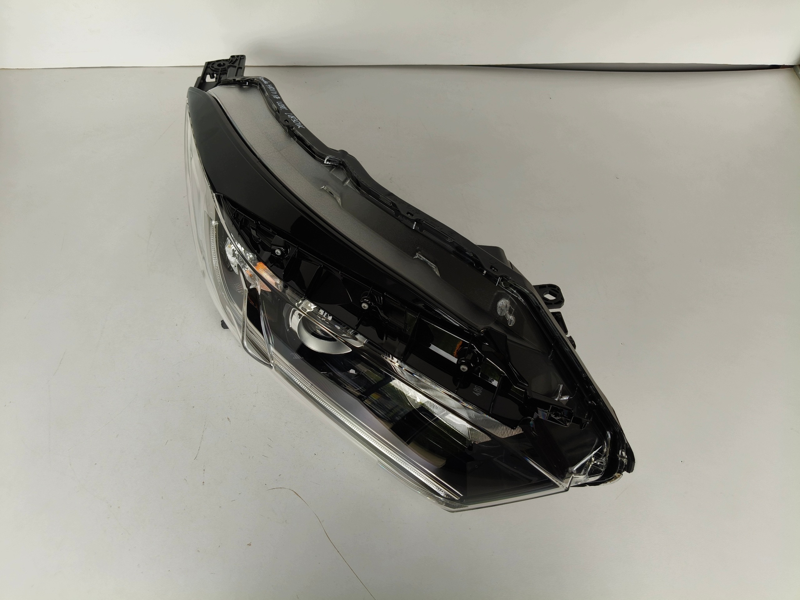 light right REFLEKTOR HONDA HRV II 18- LIFT