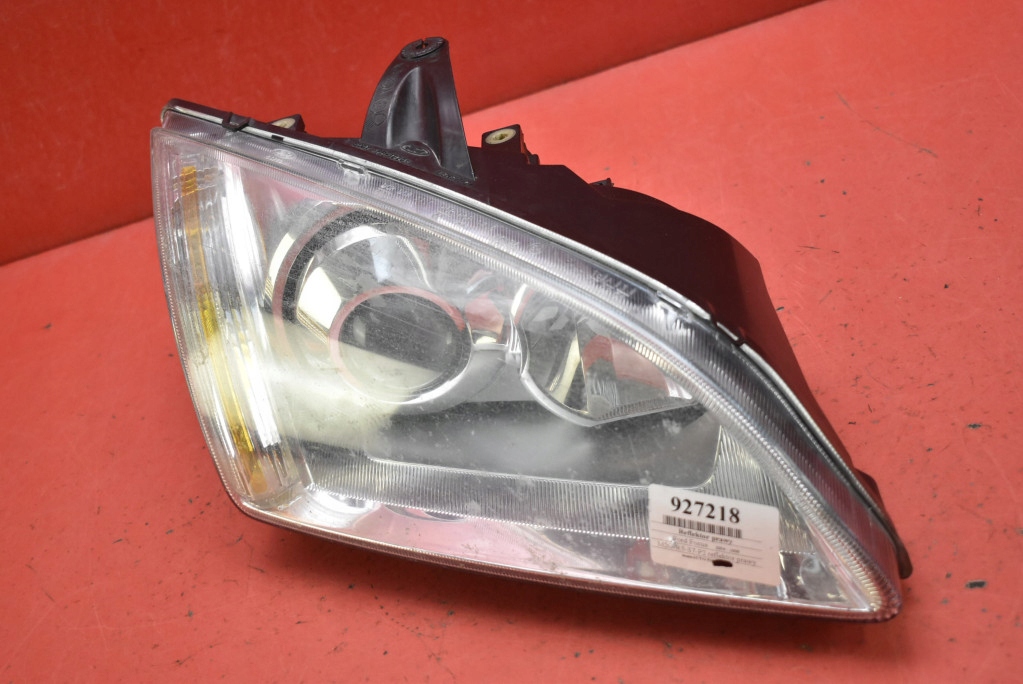 REFLEKTOR right light front XENON EU FORD FOCUS MK2 04-08