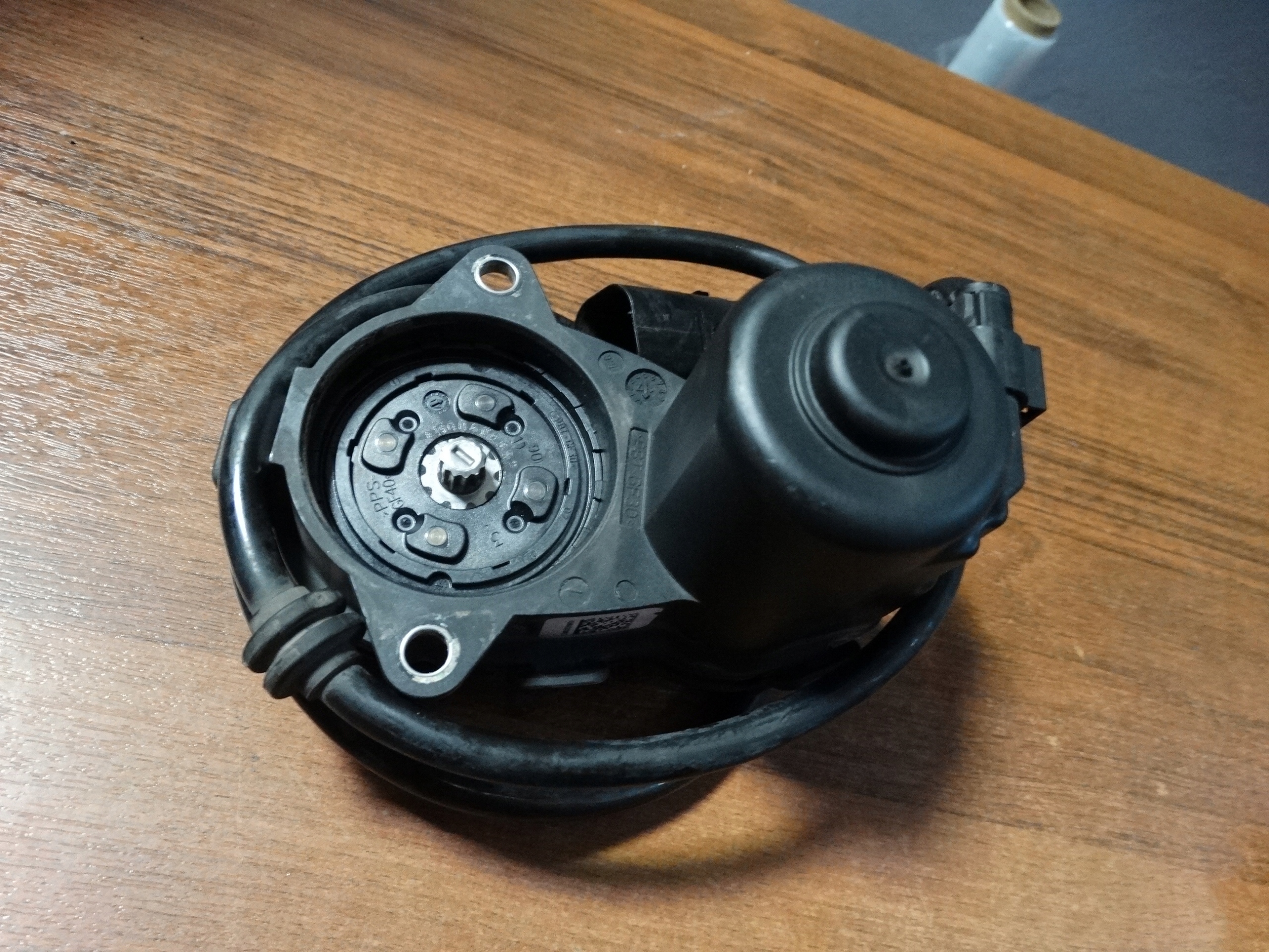 mini motor electric brake left MERCEDES W117 1