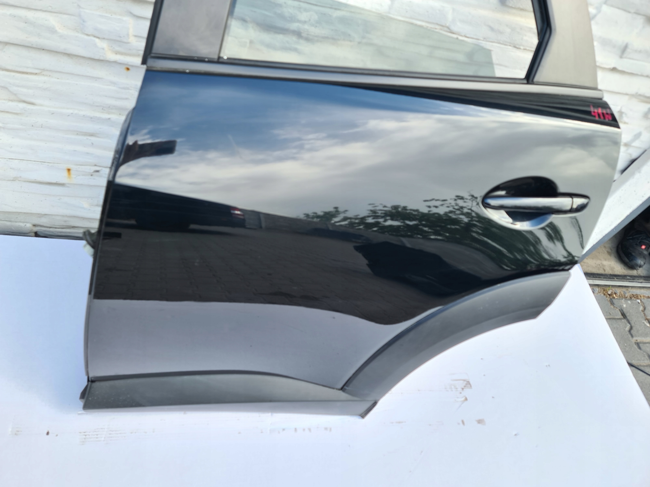 CX-3 DRZWI LEWE TYŁ TYLNE CZARNE 41W Producent części Mazda OE