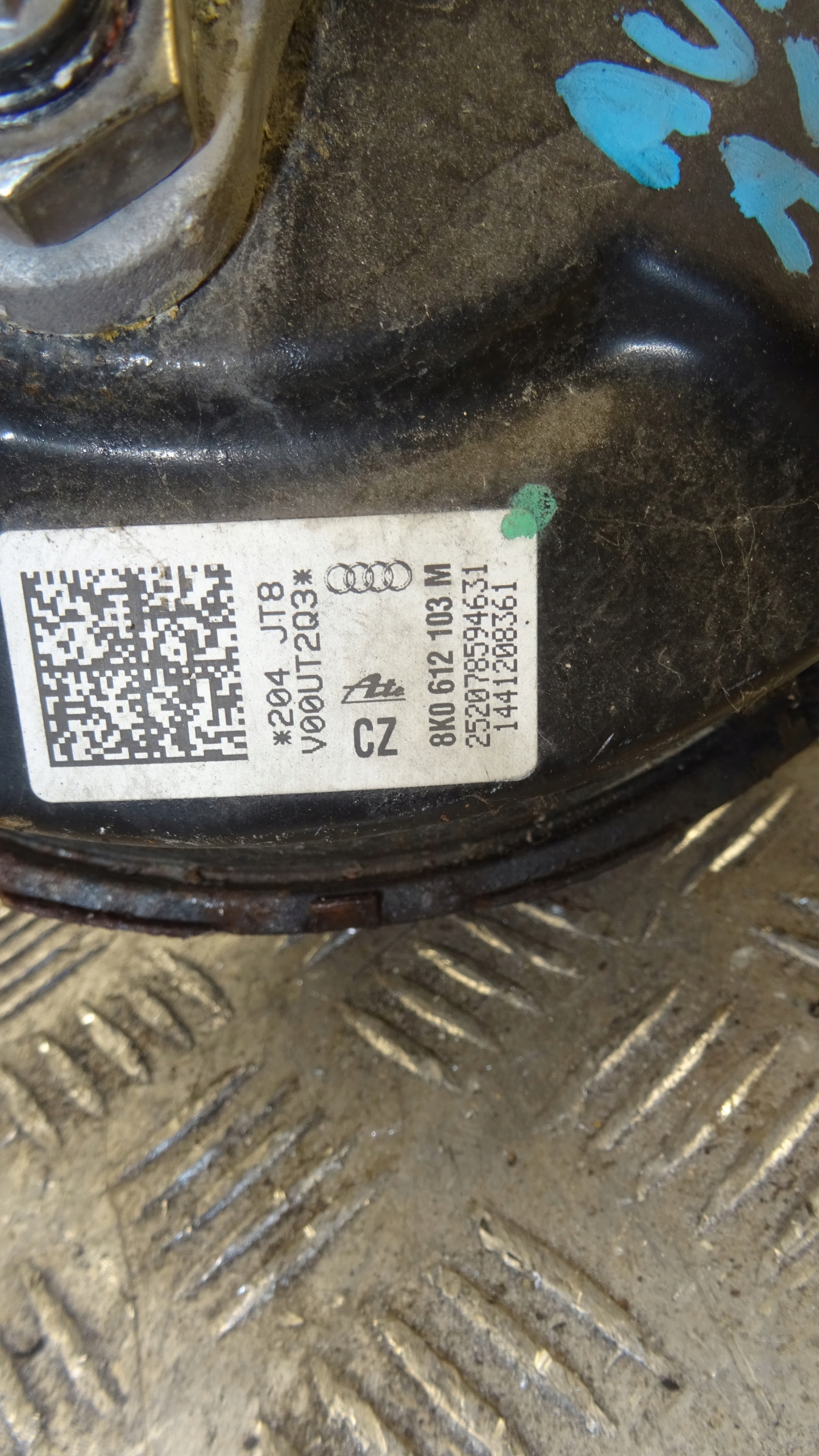 AUDI A4 B8 A5 8T servo brake pump 8K0612103M