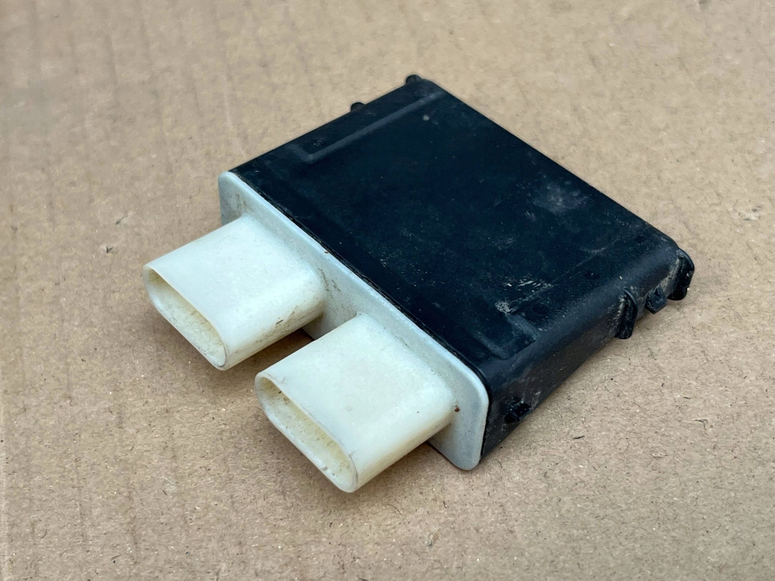 Module pour l’ouverture du capot VW AUDI PORSCHE 3G0962243C !J