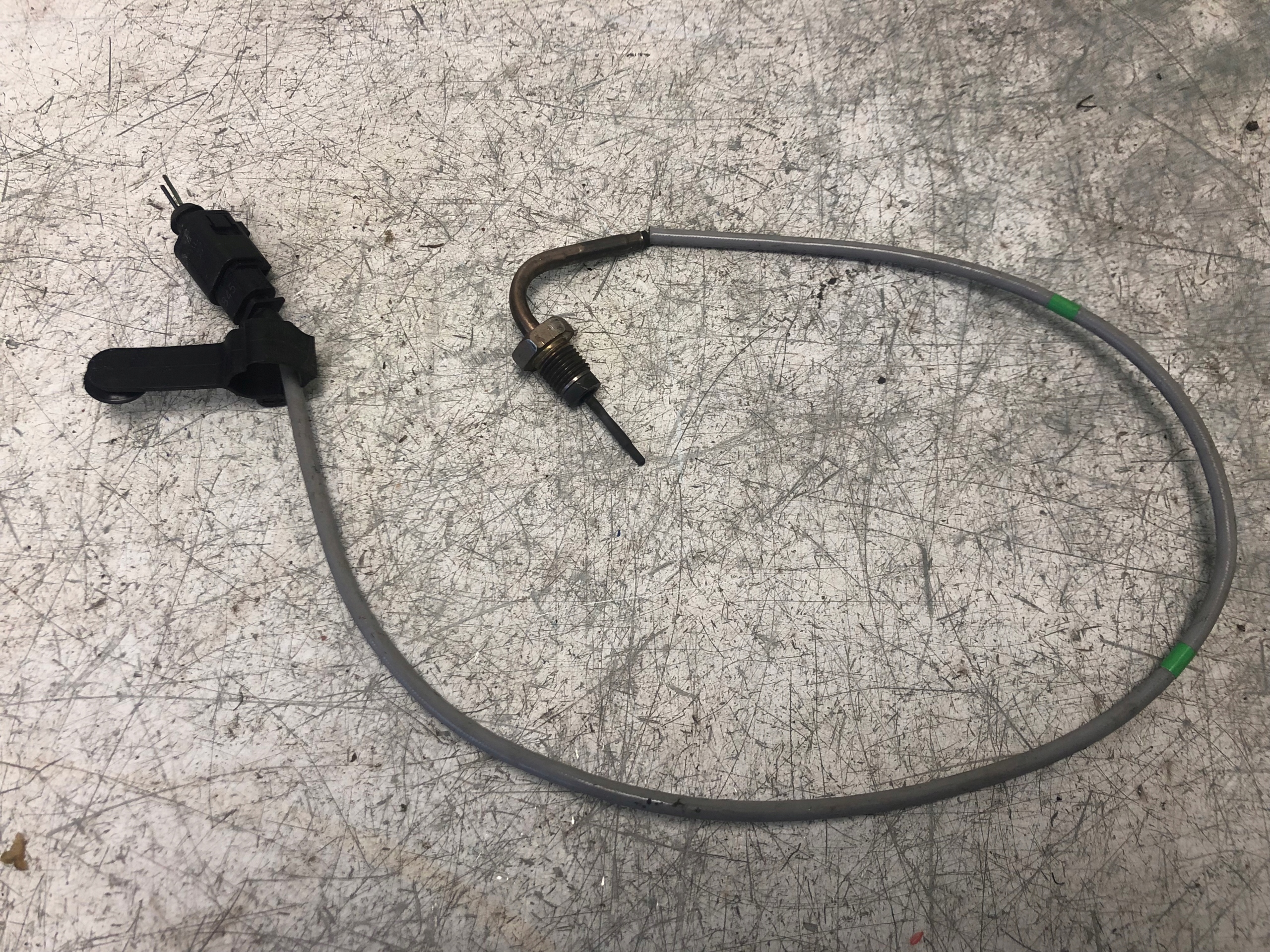 Sensor TEMPERATURY Gase VW AUDI 04L906088EA
