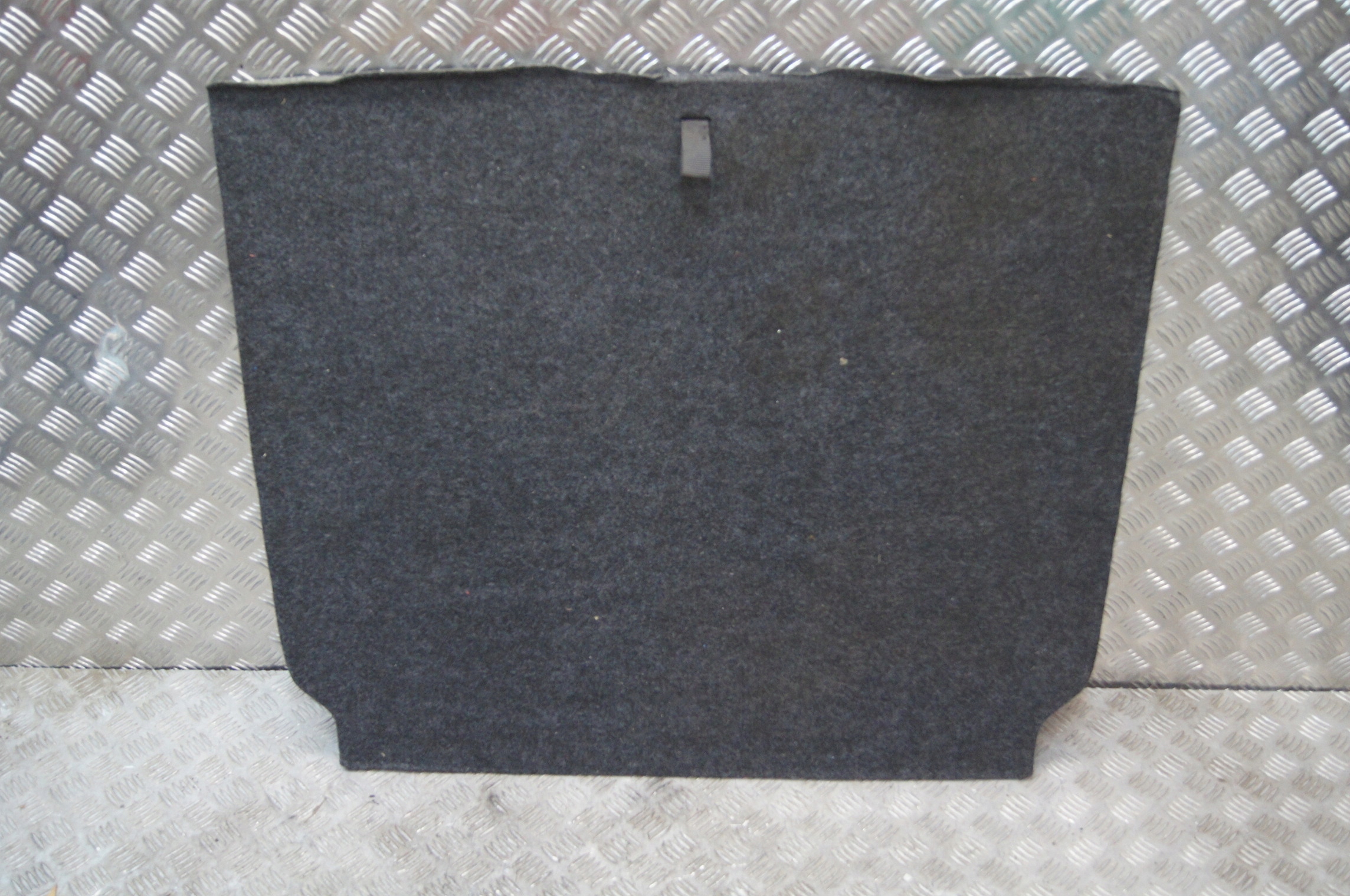 Ford Mustang VI podłoga bagażnika 2015-