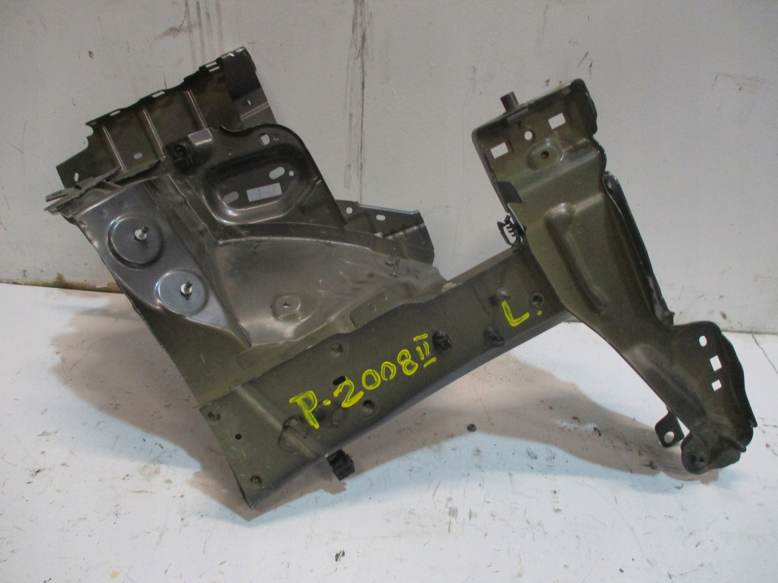 quarter left PEUGEOT 2008 II