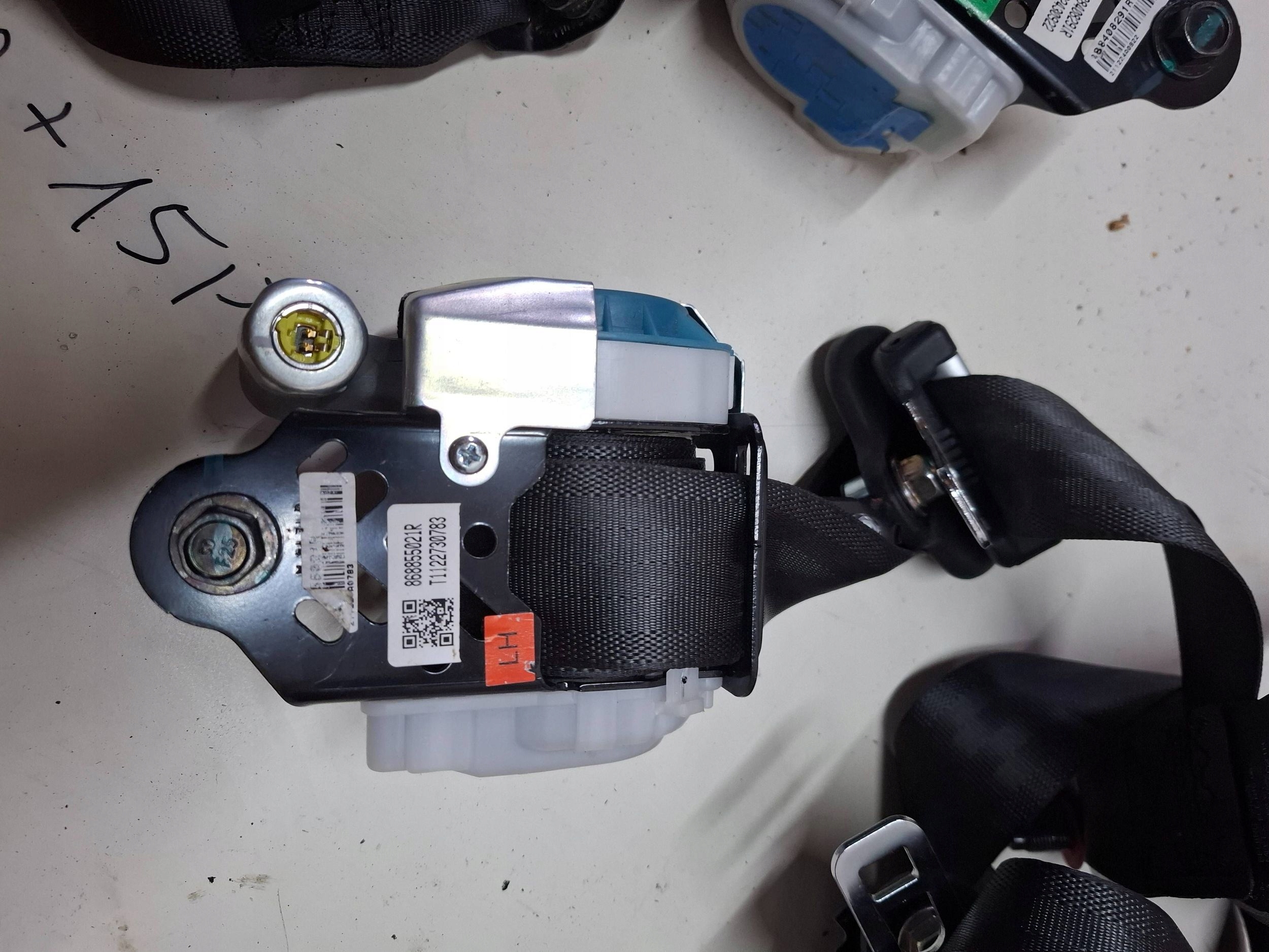 Dacia SPRING ремень безопасности комплект перед зад оригинал европа