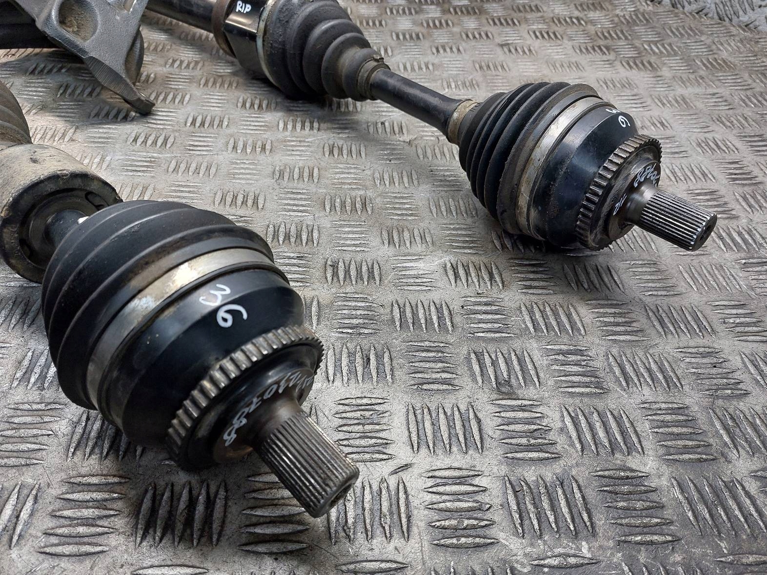 semi-axis left front + right front AUTOMAT VOLVO S80 and P9470927 074199643