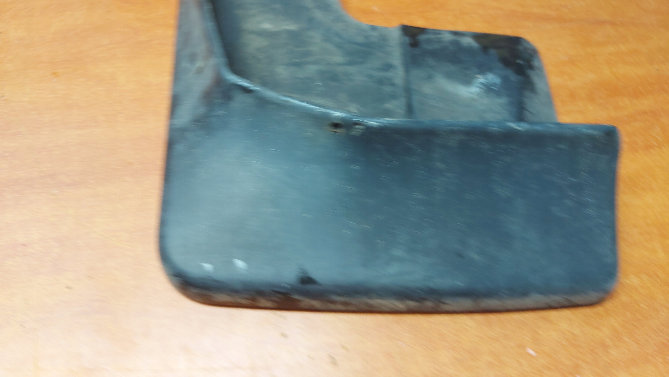 mudguard flap left front front MITSUBISHI OUTLANDER and 01- 2.0 136 4x4
