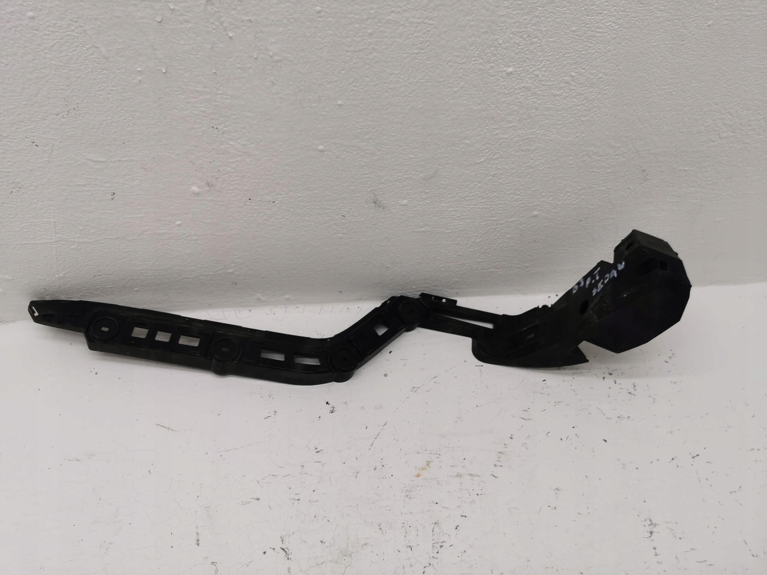 bumper bracket left rear part VW PASSAT B7 3AE807394A
