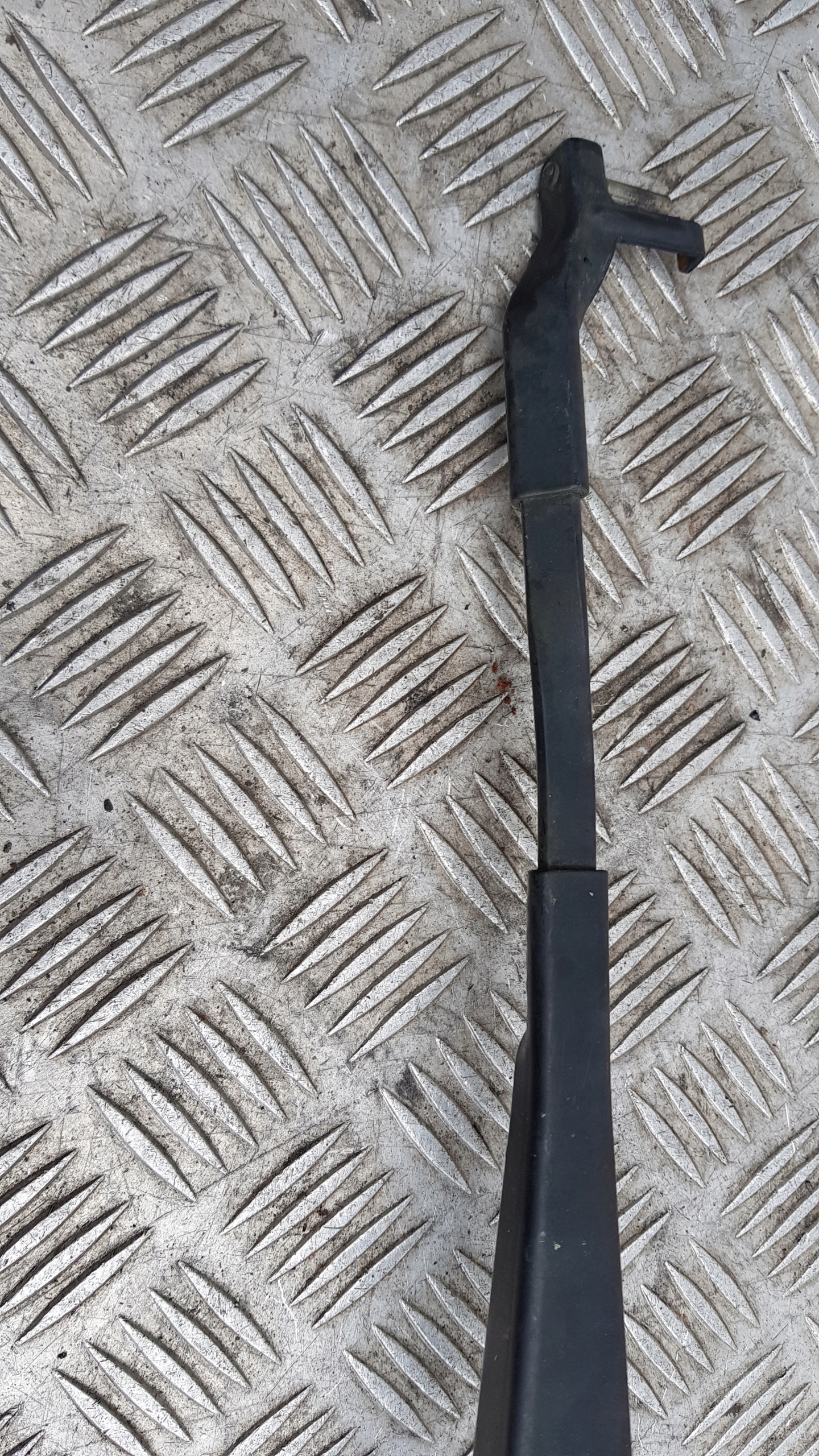 MERCEDES W212 wiper arm left a2128200844