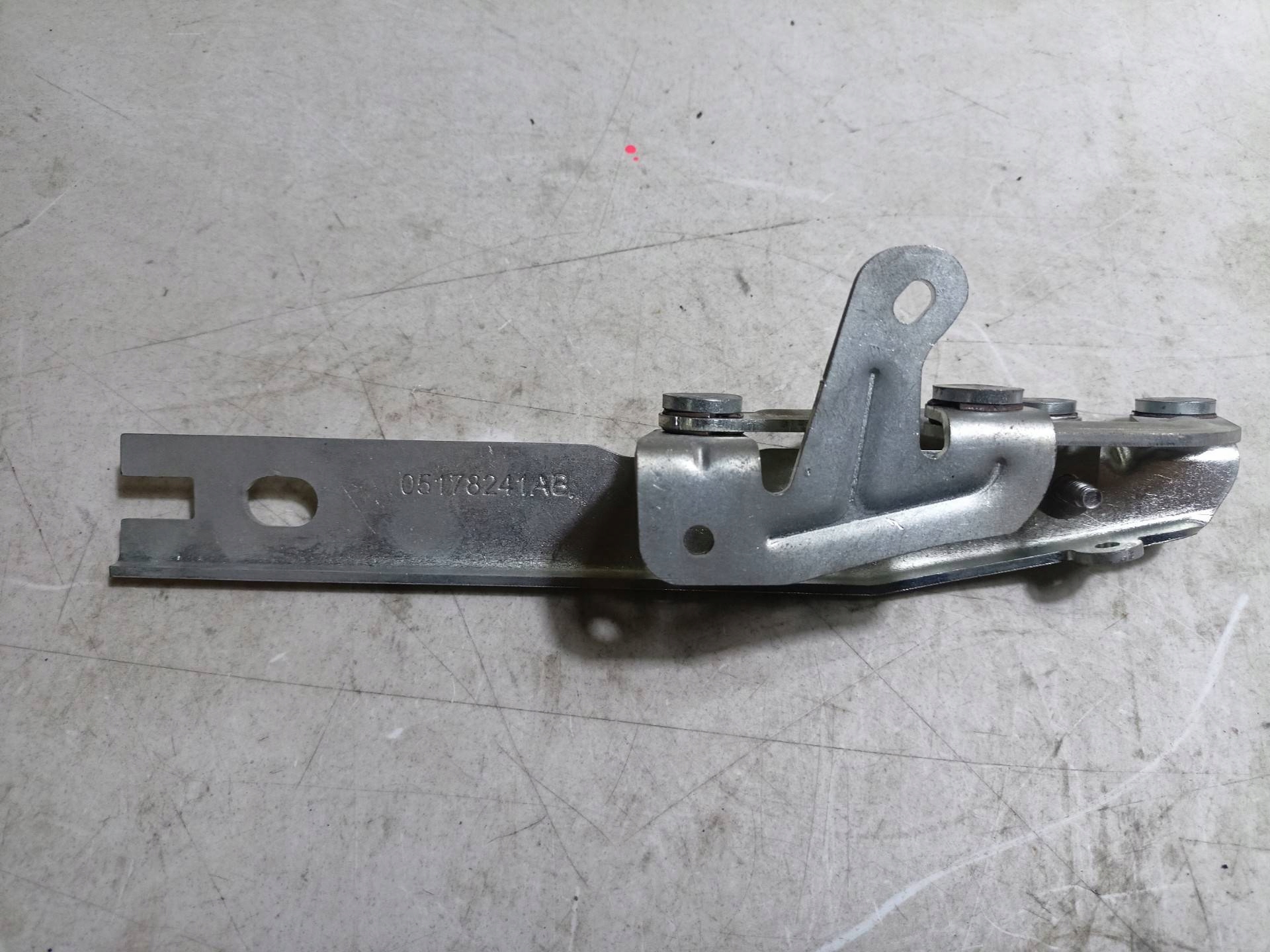 hinge bonnets left side Dodge Journey facelift 2014 05178241AB